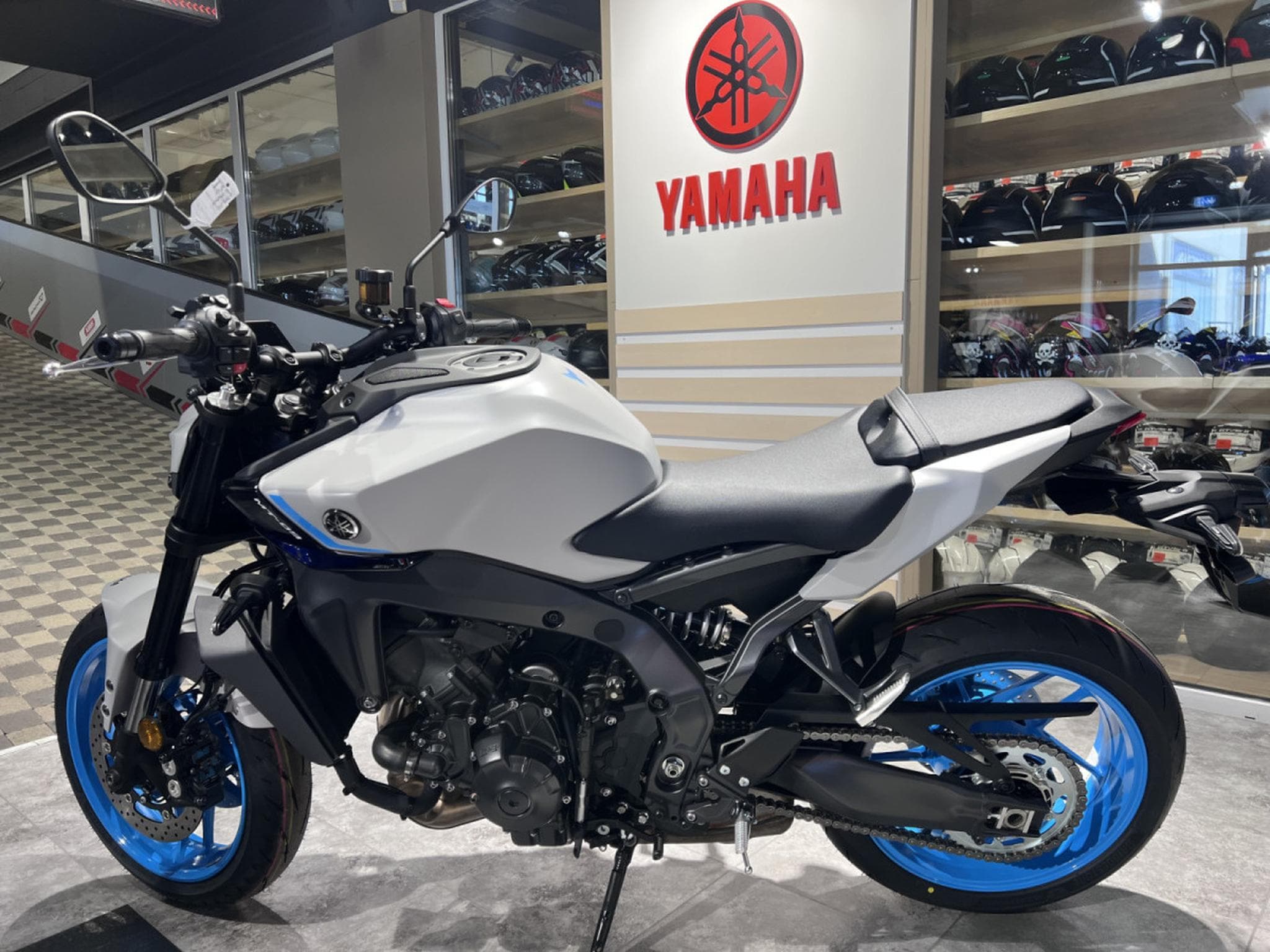 Yamaha MT09 Y-AMT (2025) - Photo 4