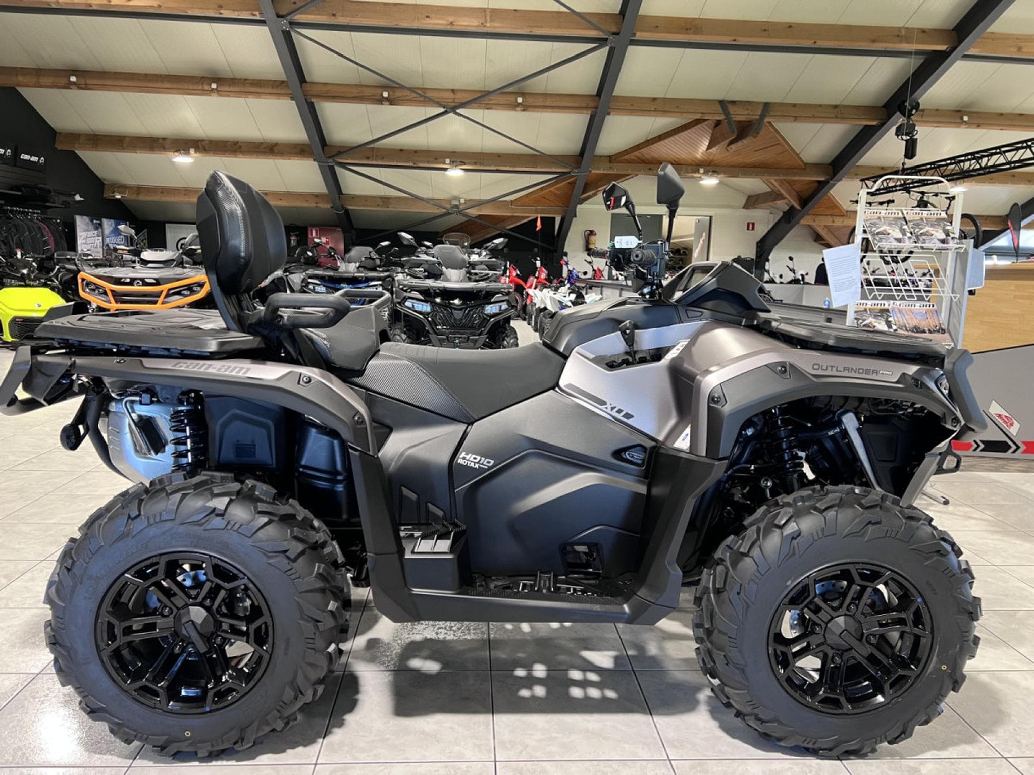 BRP Can-Am Outlander Max MY26 PRO XU HD 10 T 60km/h (2026) - Photo 1