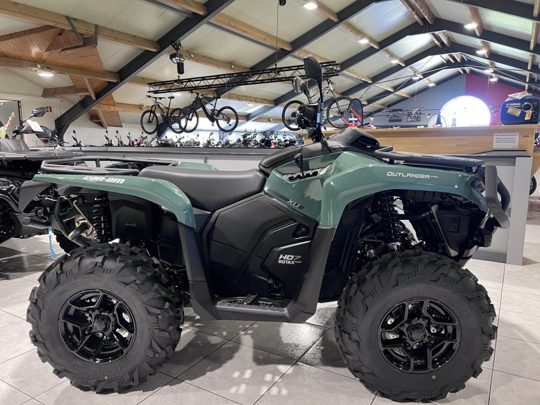 BRP Can-Am Outlander Pro MY26 XU T HD7 ABS  T3B  + 60 km/h (2026) - Photo 1