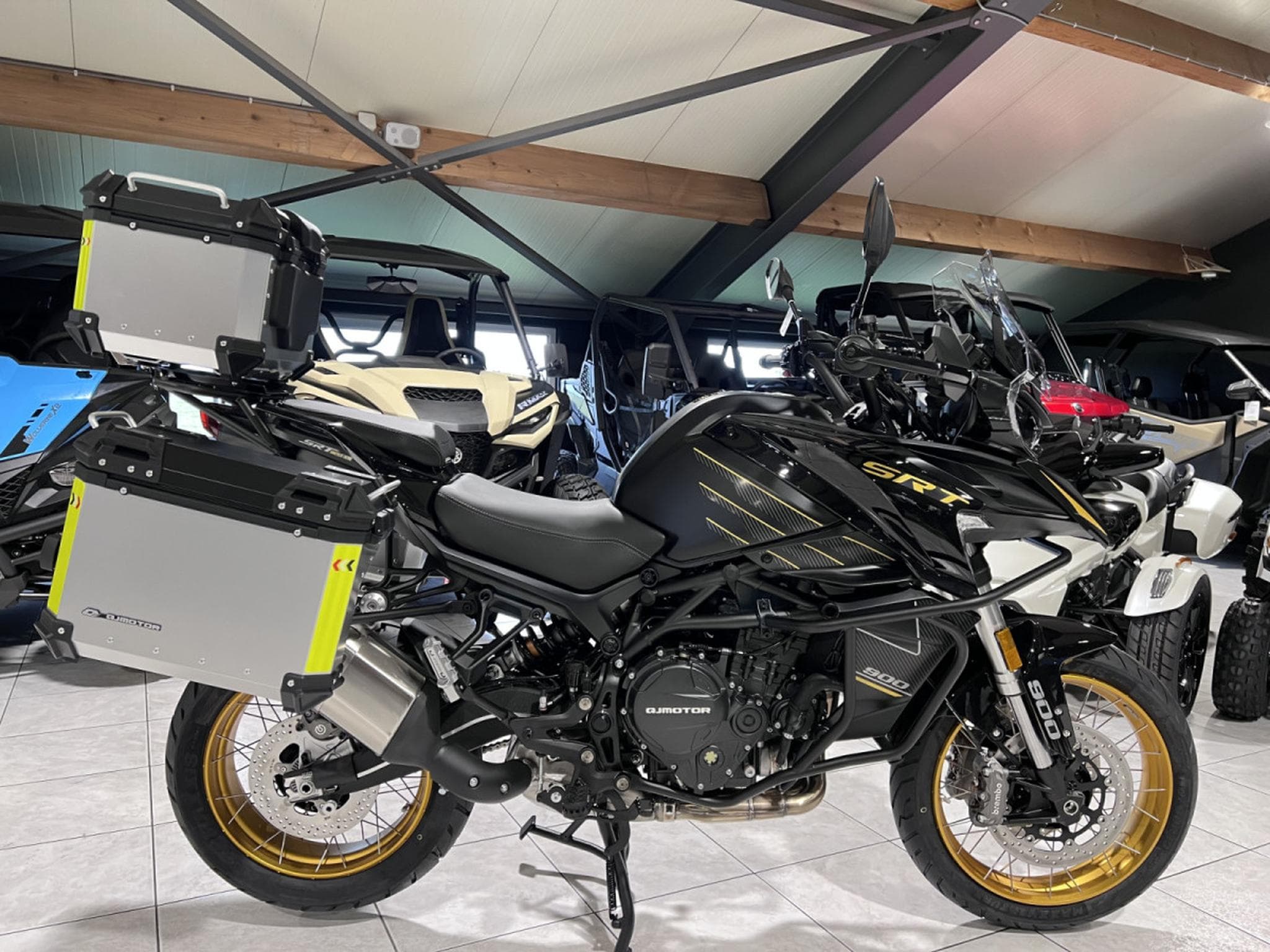 QJmotor SRT 900 SX Touring (2026) - Photo 1