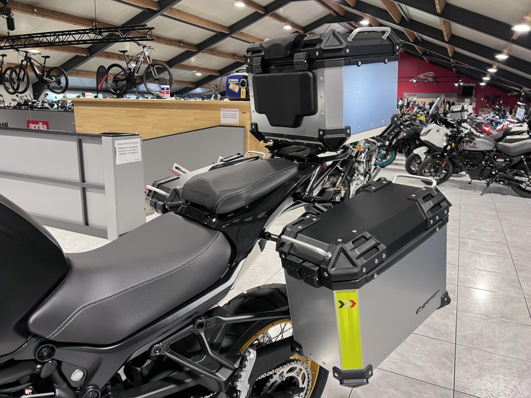 QJmotor SRT 900 SX Touring (2026) - Photo 5