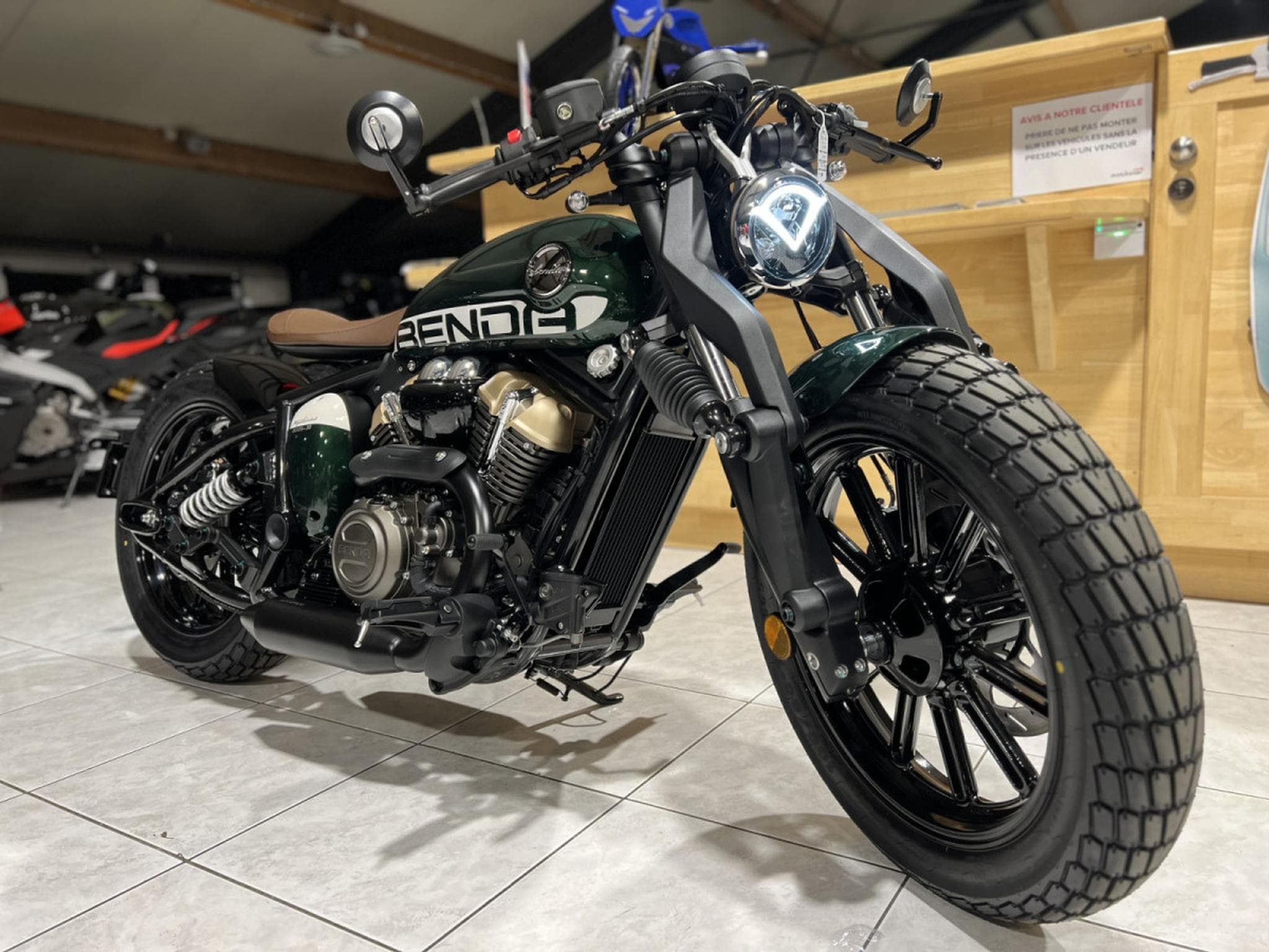 Benda Napoleon 250 (2026) - Photo 7