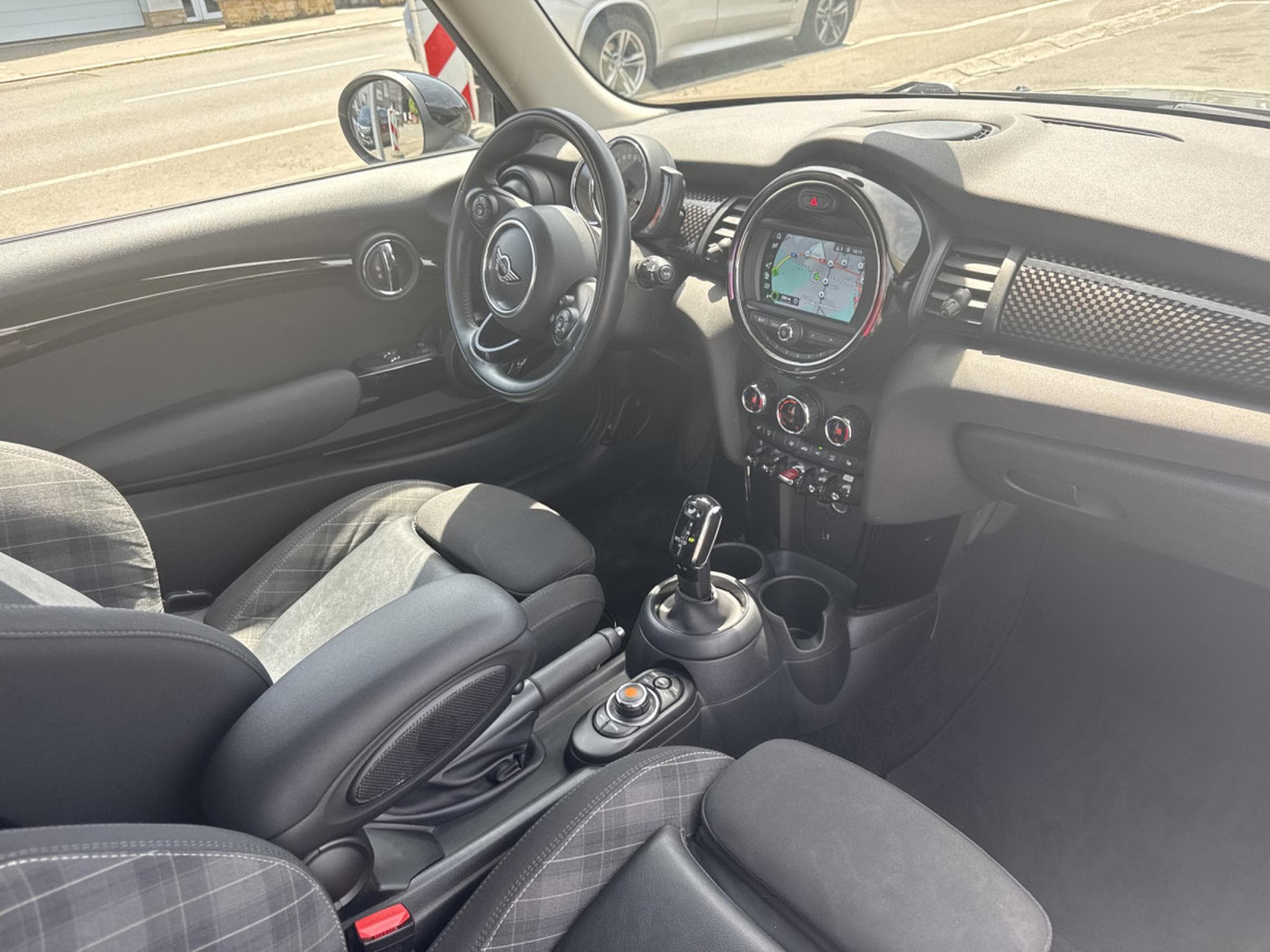 Mini Cooper SD SD 170CV AUTO CAR-PLAY (2018) - Photo 9