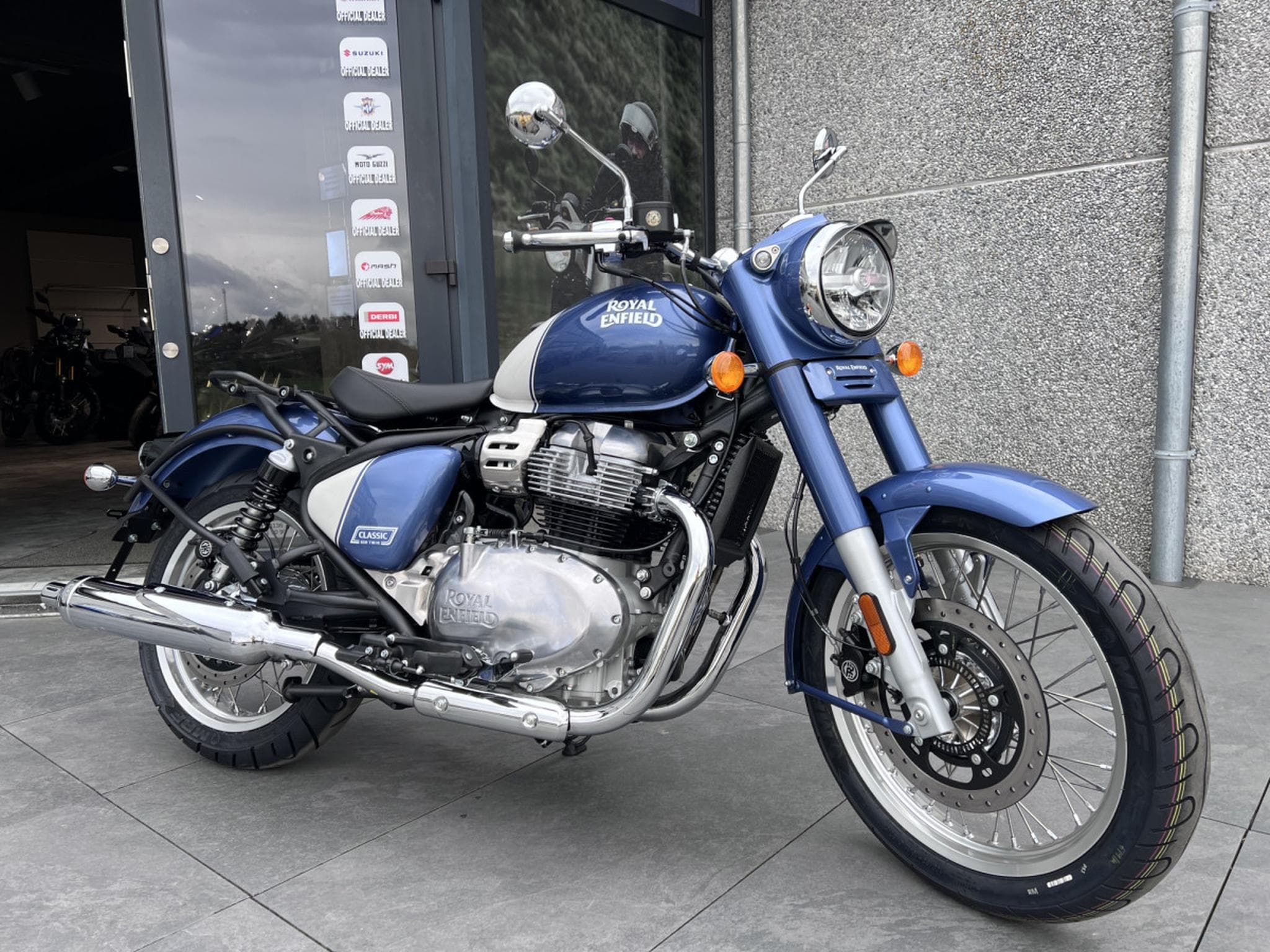 Royal Enfield Classic 650 Bruntingthorpe blue (2026) - Photo 7