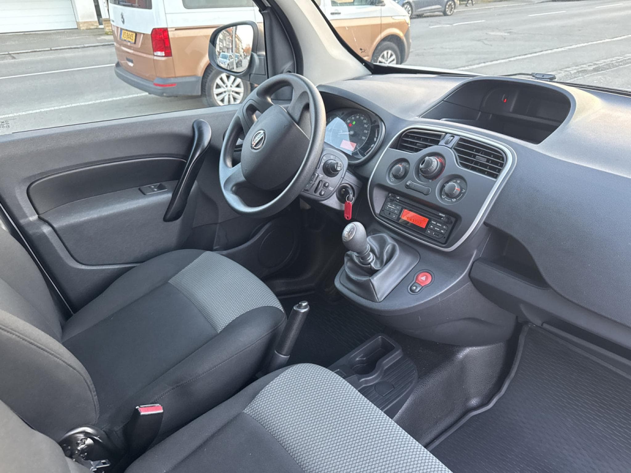 Nissan NV250 1.5 DCI L2H1 Acenta MT6 (2021) - Photo 10