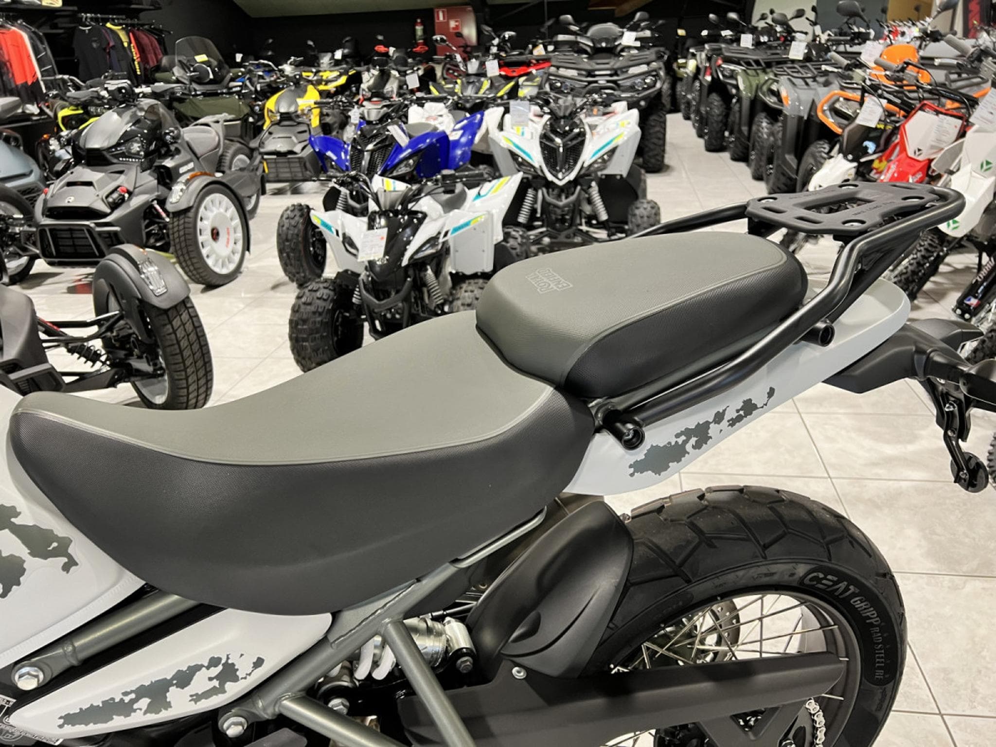 Royal Enfield Himalayan 450  Kamet  White (2024) - Photo 5