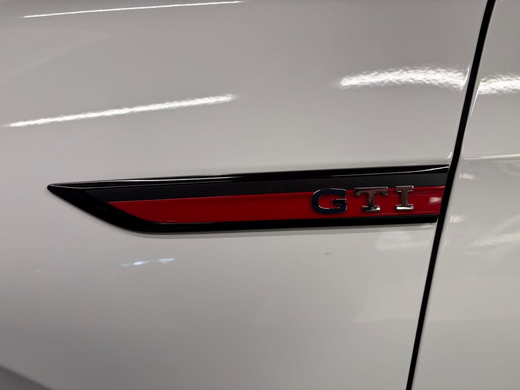 VW Golf GTI Clubsport 2.0 TSI 300cv (2022) - Photo 9