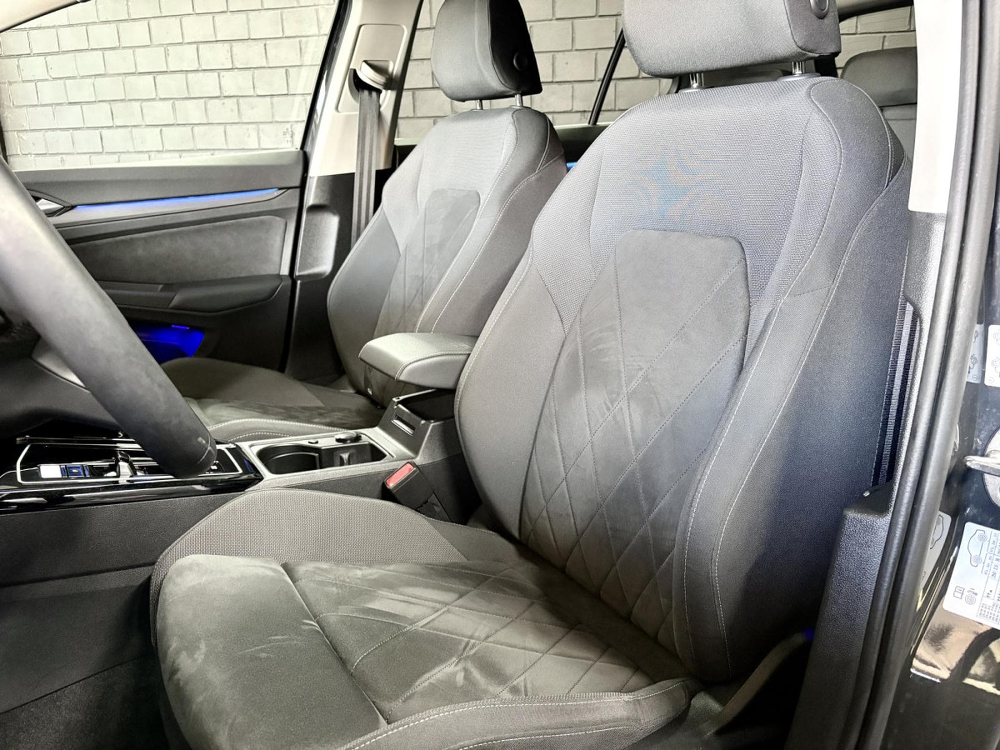 VW Golf STYLE 2.0 TDI 150CV DSG7 *CAMERA* NAVI * SIEGES CHAUFF* (2024) - Photo 7