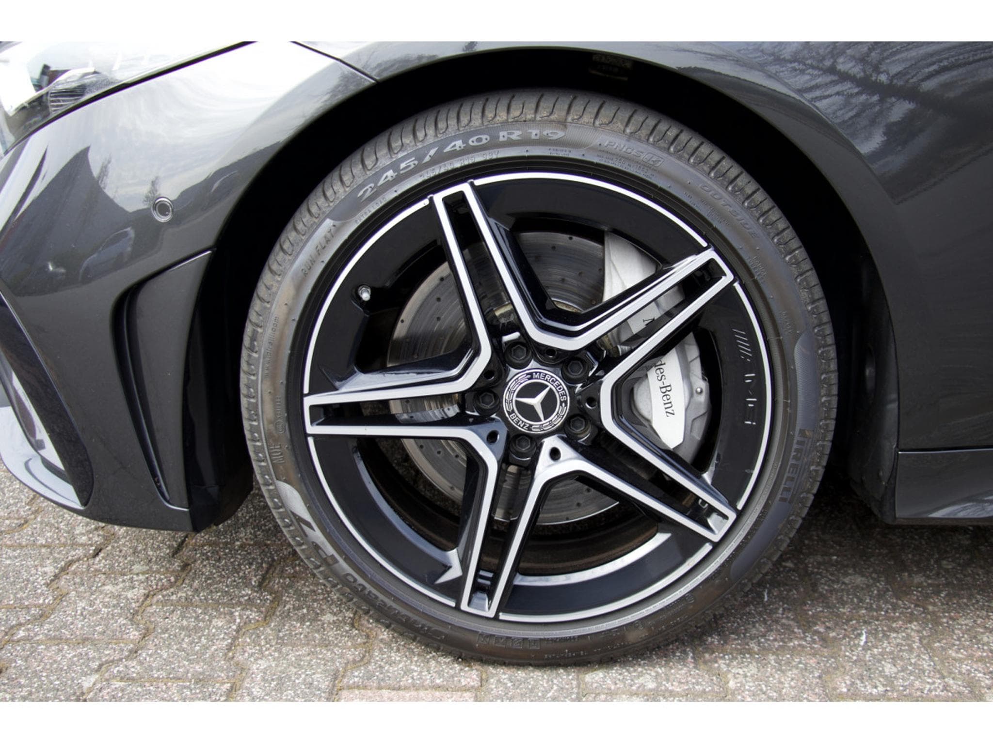 Mercedes CLS 450 4Matic AMG Line 360° Burmester Night (2022) - Photo 15