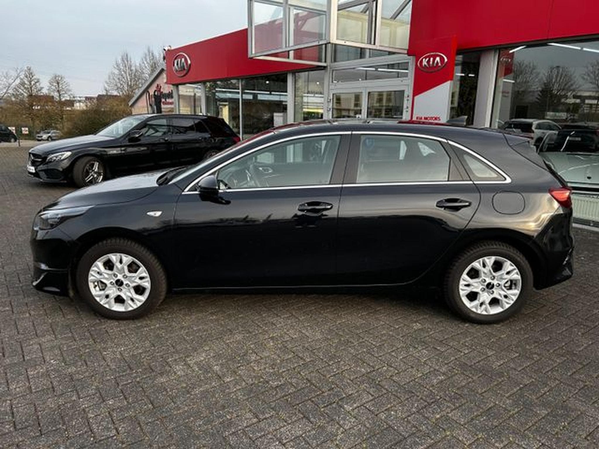 Kia Ceed Ceed 1.5 T-GDI DCT Vision Komfort+ Navi Kamera (2024) - Photo 4