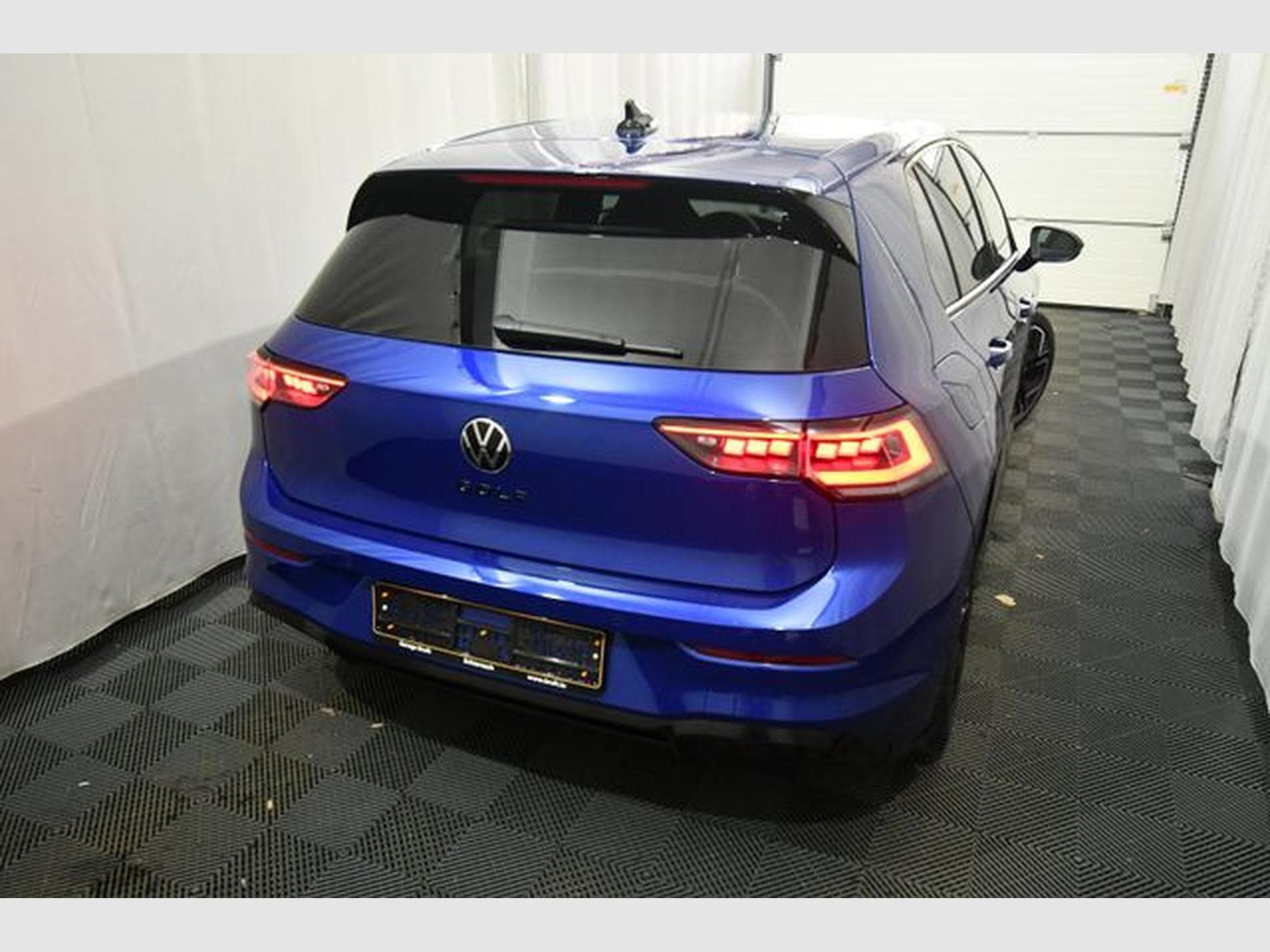 VW Golf Golf VIII Lim. 2.0 TDI R-Line, Black Style, Lede (2024) - Photo 4