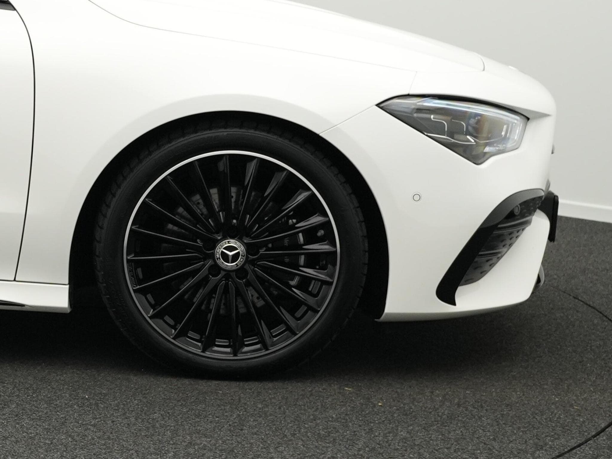 Mercedes CLA 200 Coupé AMG-Line Multi+Night+19"+Ambi (2025) - Photo 6