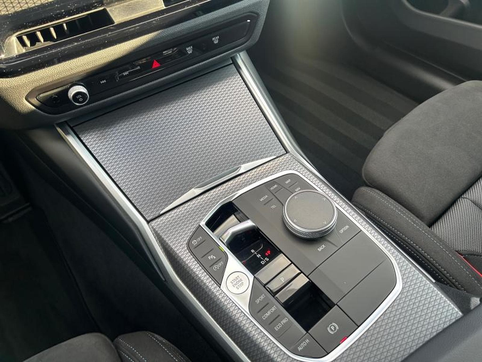 BMW 318 318i Berline Kit M Sport (2025) - Photo 8