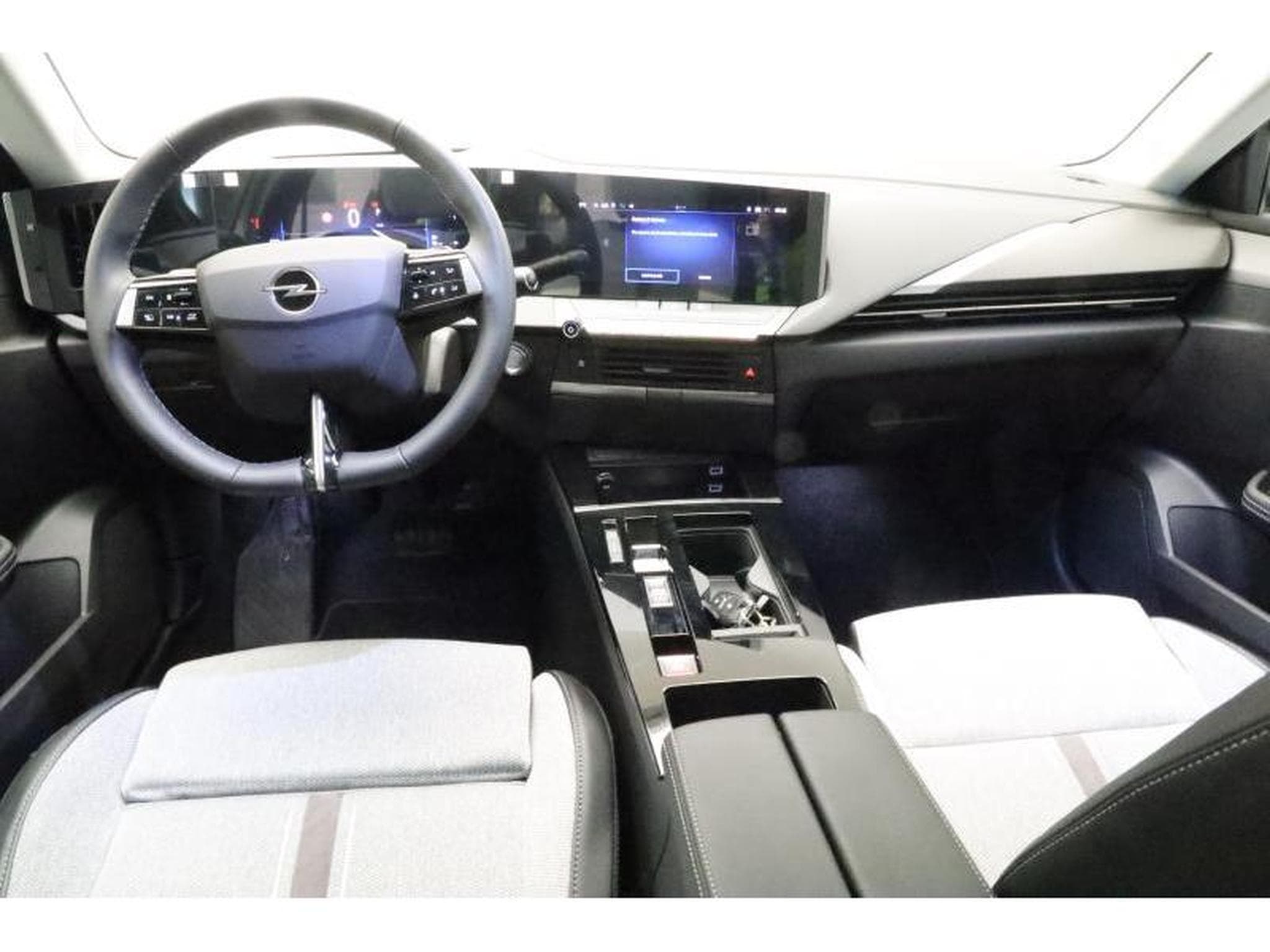 Opel Astra L Elegance (2024) - Photo 2