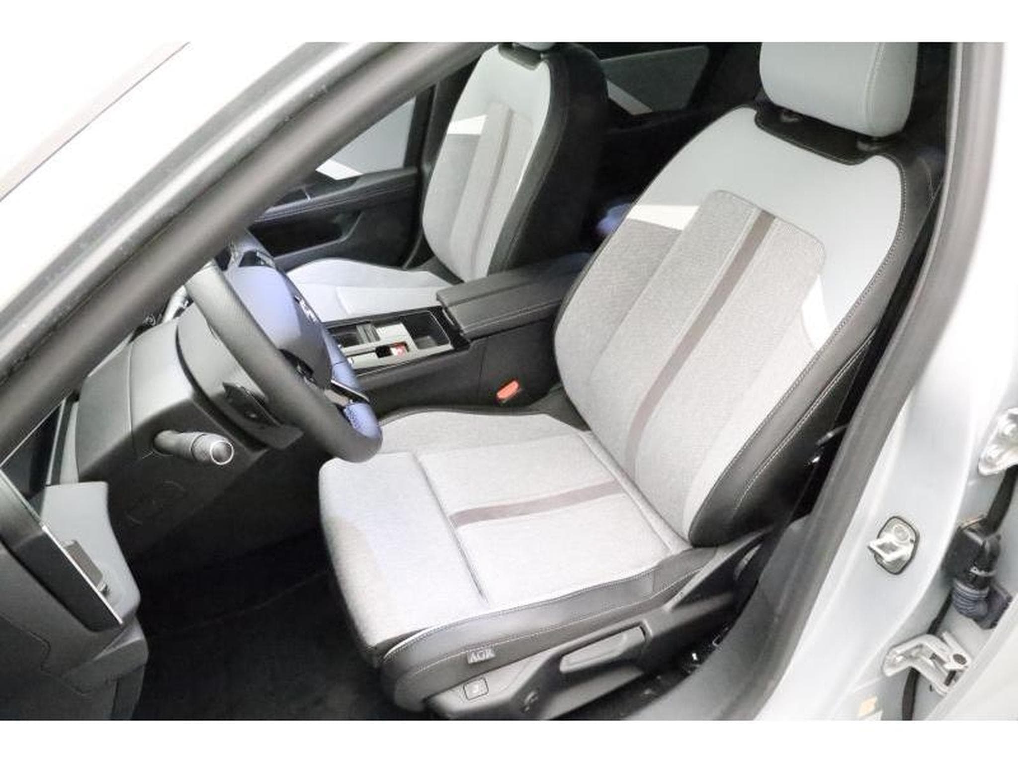 Opel Astra L Elegance (2024) - Photo 4