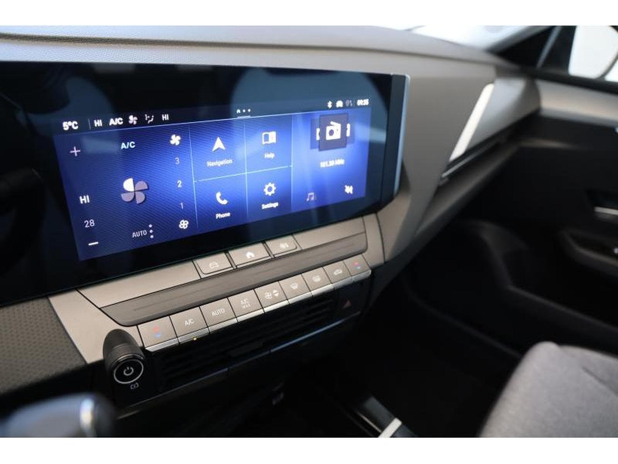 Opel Astra L Elegance (2024) - Photo 6
