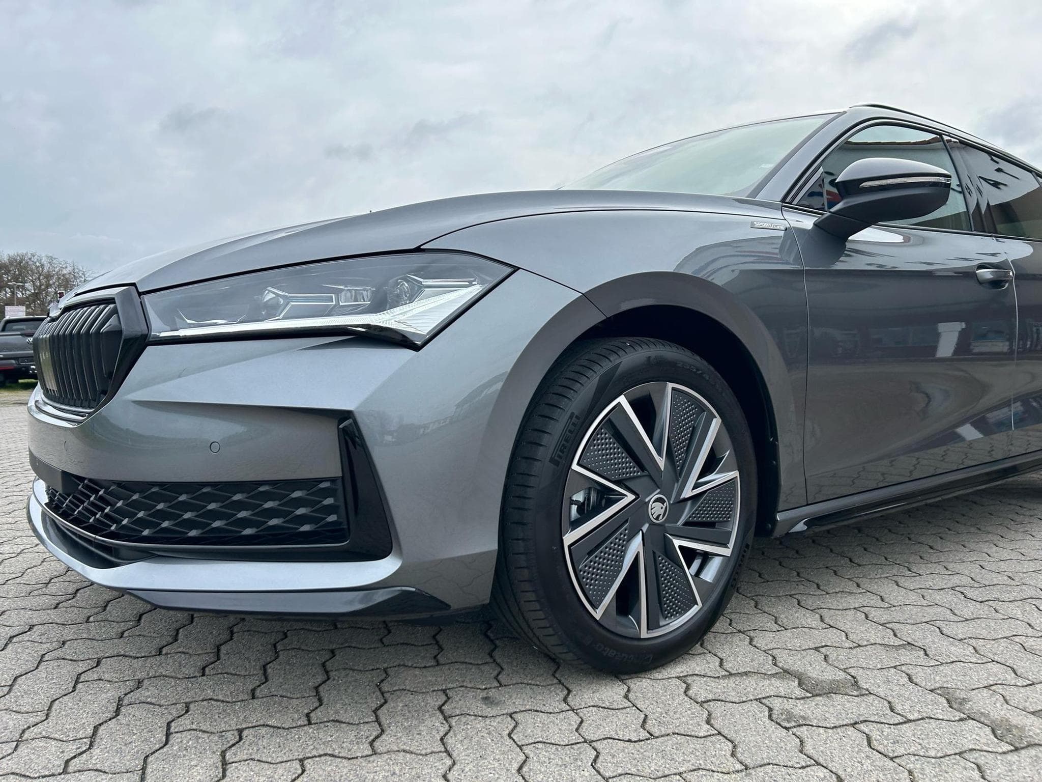 Skoda Superb Sportline (2026) - Photo 2