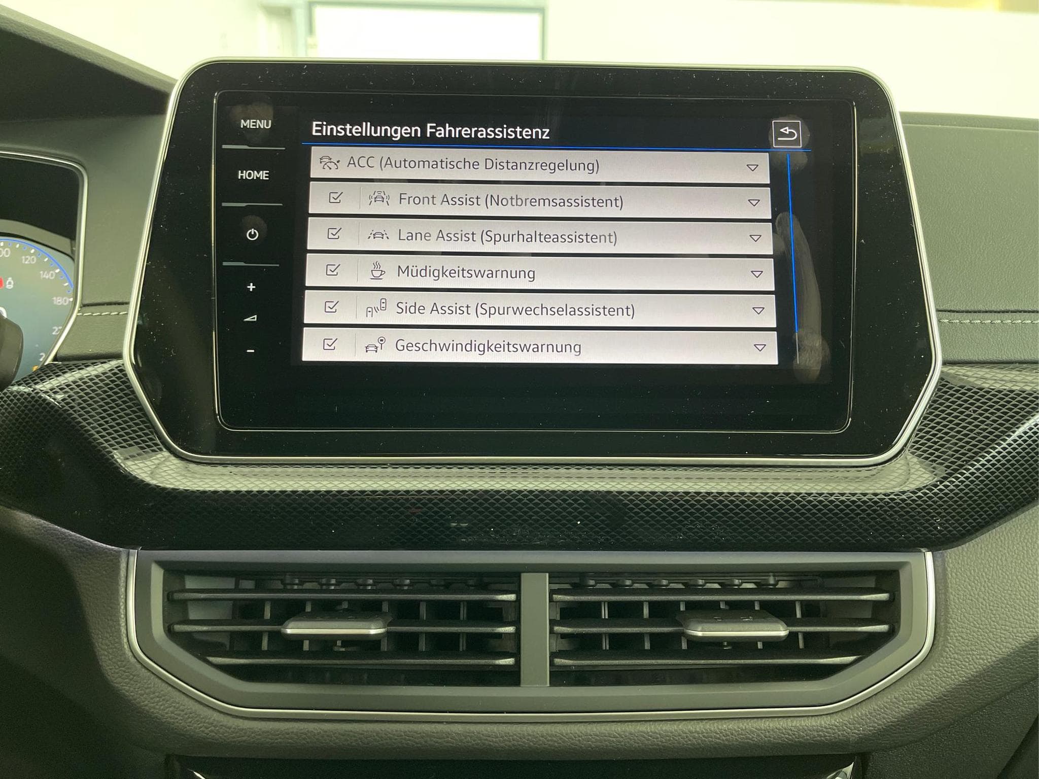 VW T-Cross R-Line (2026) - Photo 10