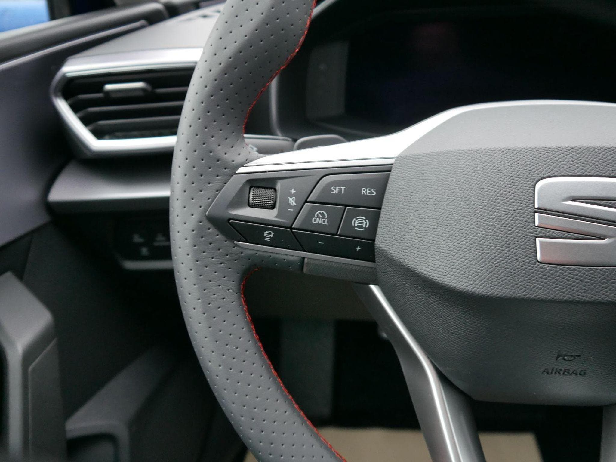 Seat Leon FR 2.0 TDI DSG (2026) - Photo 12