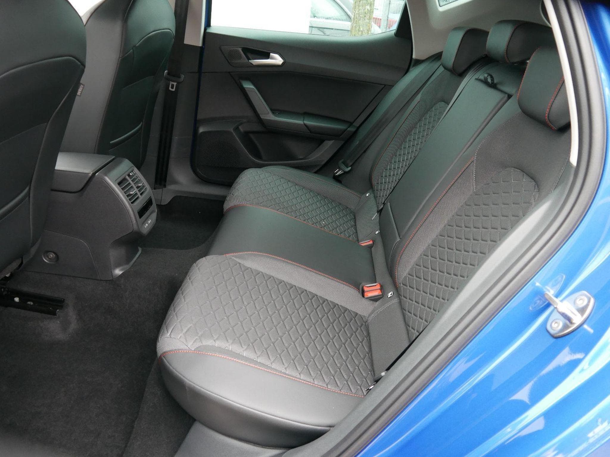 Seat Leon FR 2.0 TDI DSG (2026) - Photo 7