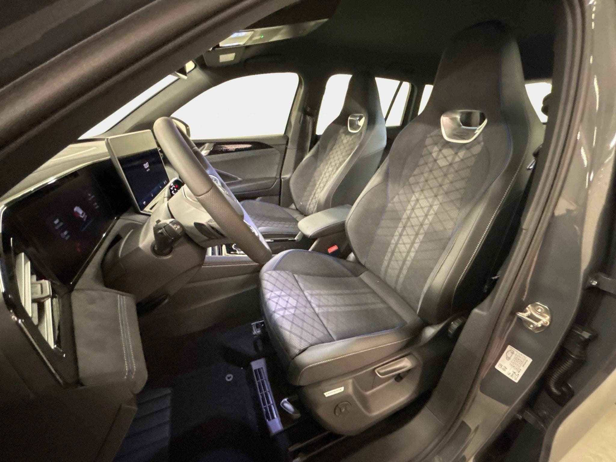 VW Tiguan R-Line (2026) - Photo 20