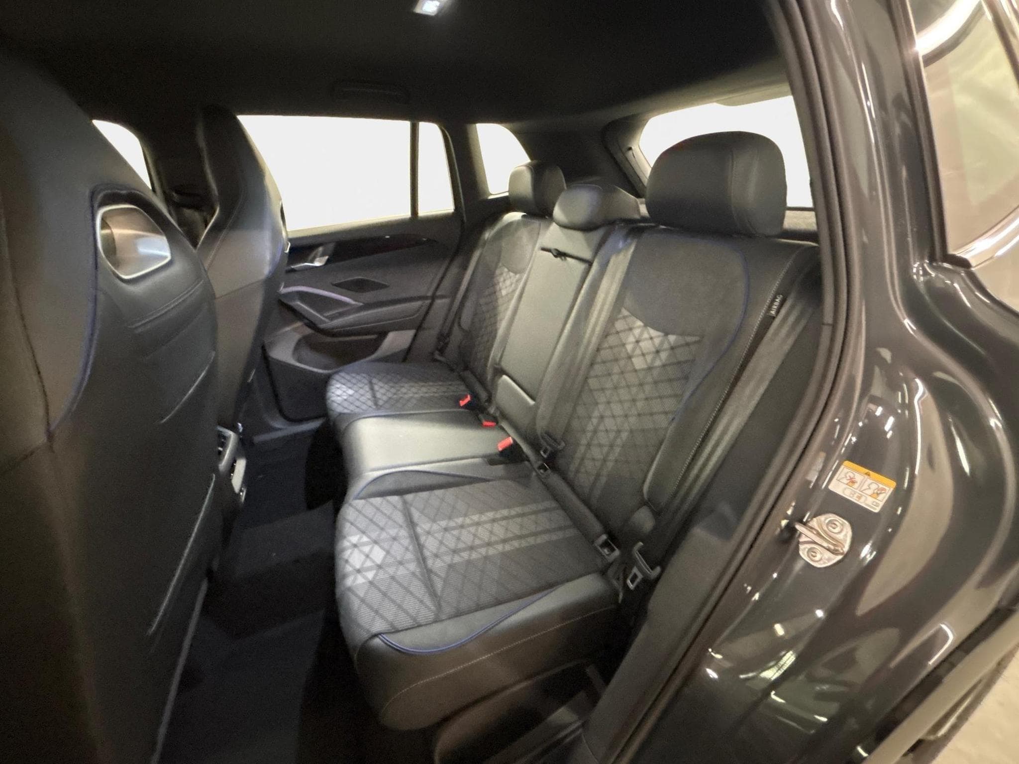VW Tiguan R-Line (2026) - Photo 22