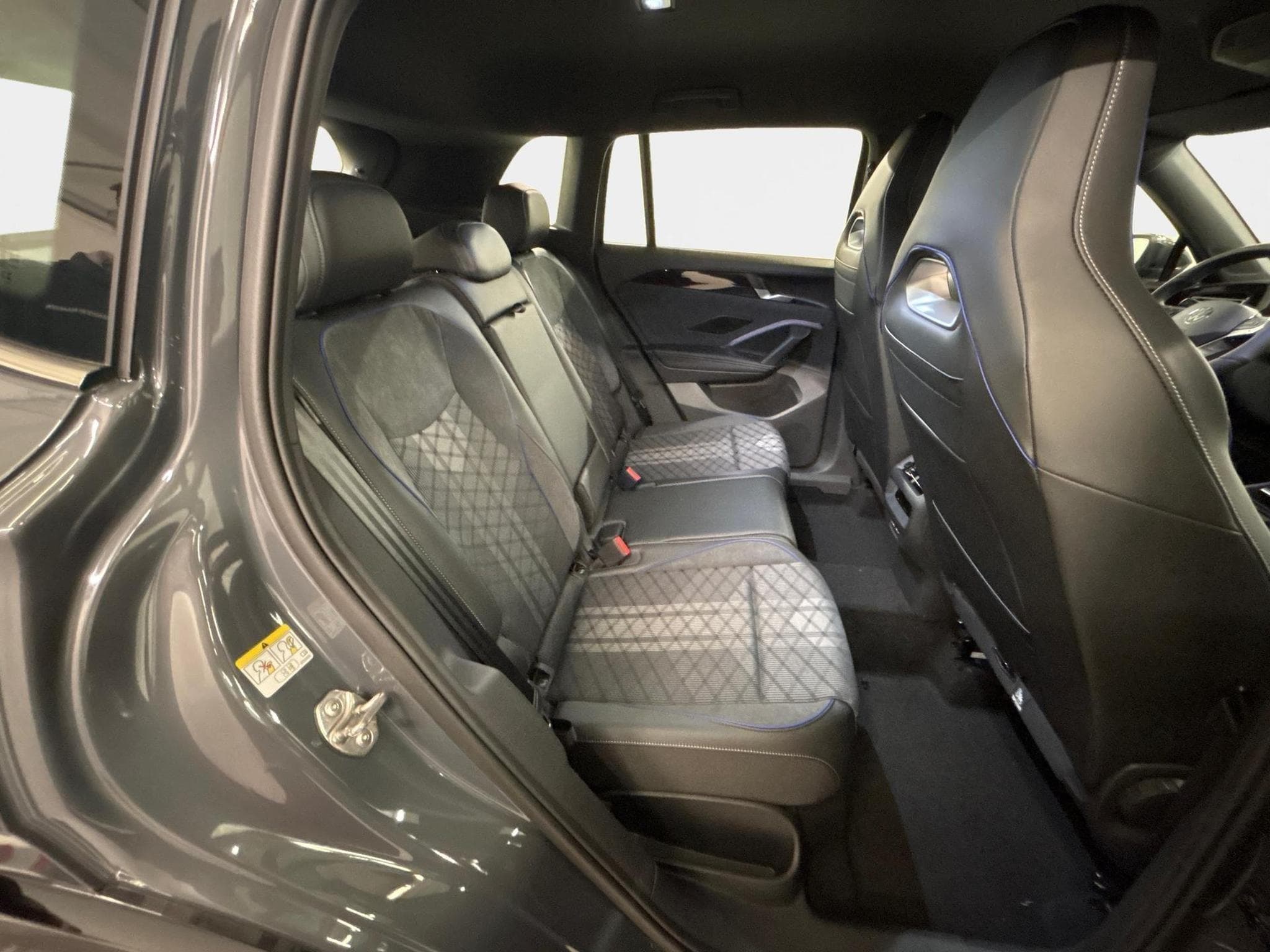 VW Tiguan R-Line (2026) - Photo 23