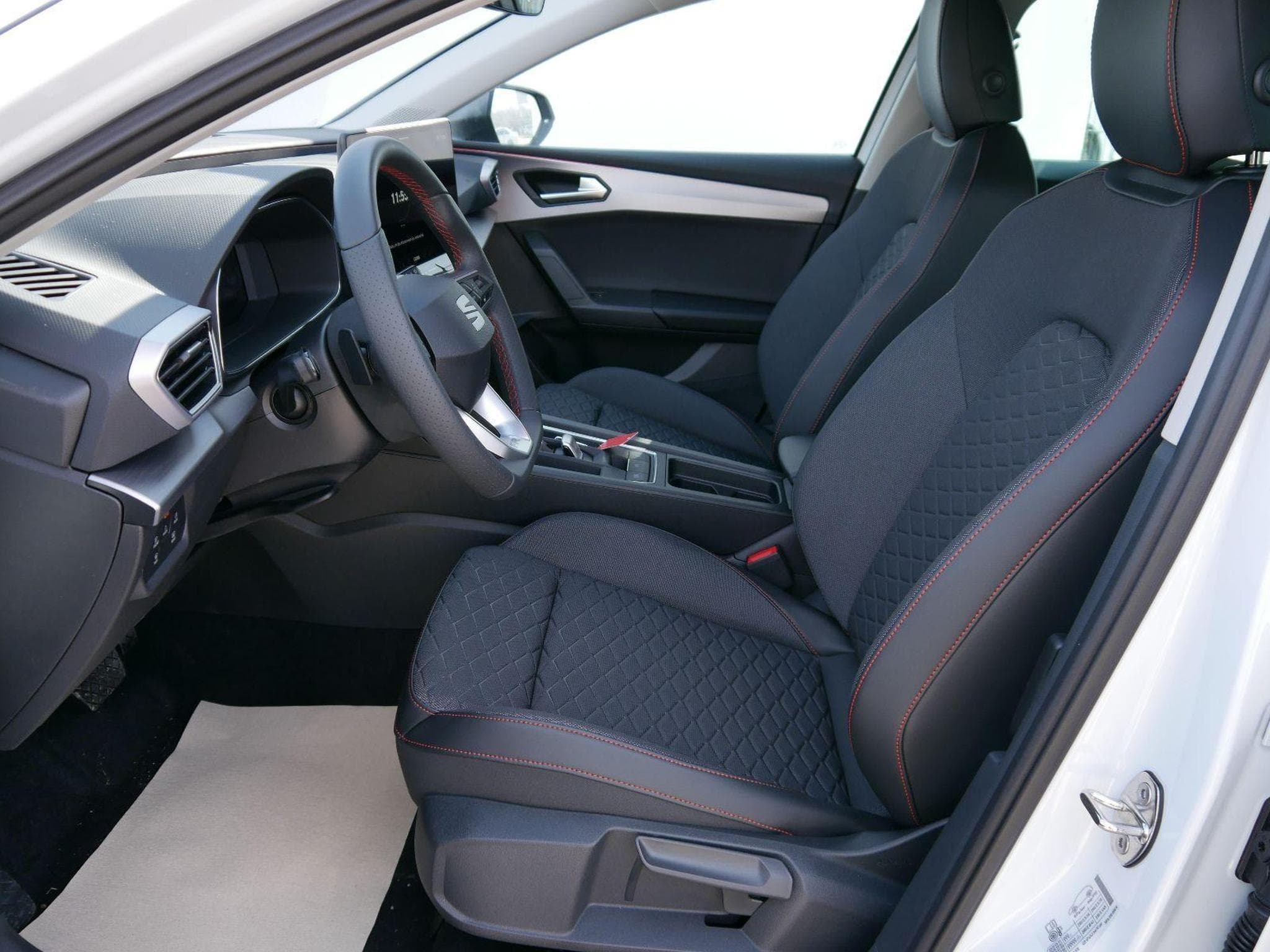 Seat Leon FR 2.0 TDI DSG (2026) - Photo 8