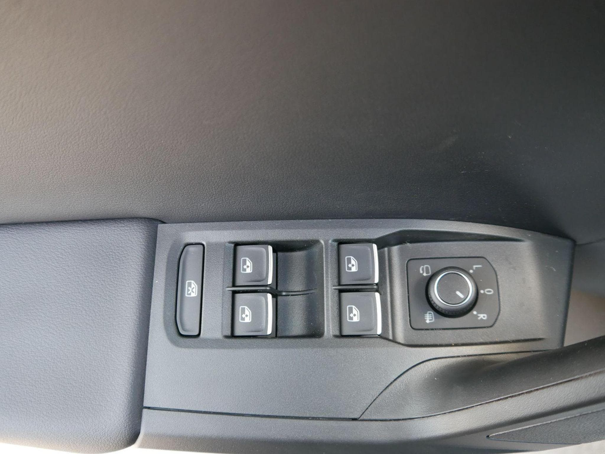 Seat Leon FR 2.0 TDI DSG (2026) - Photo 9