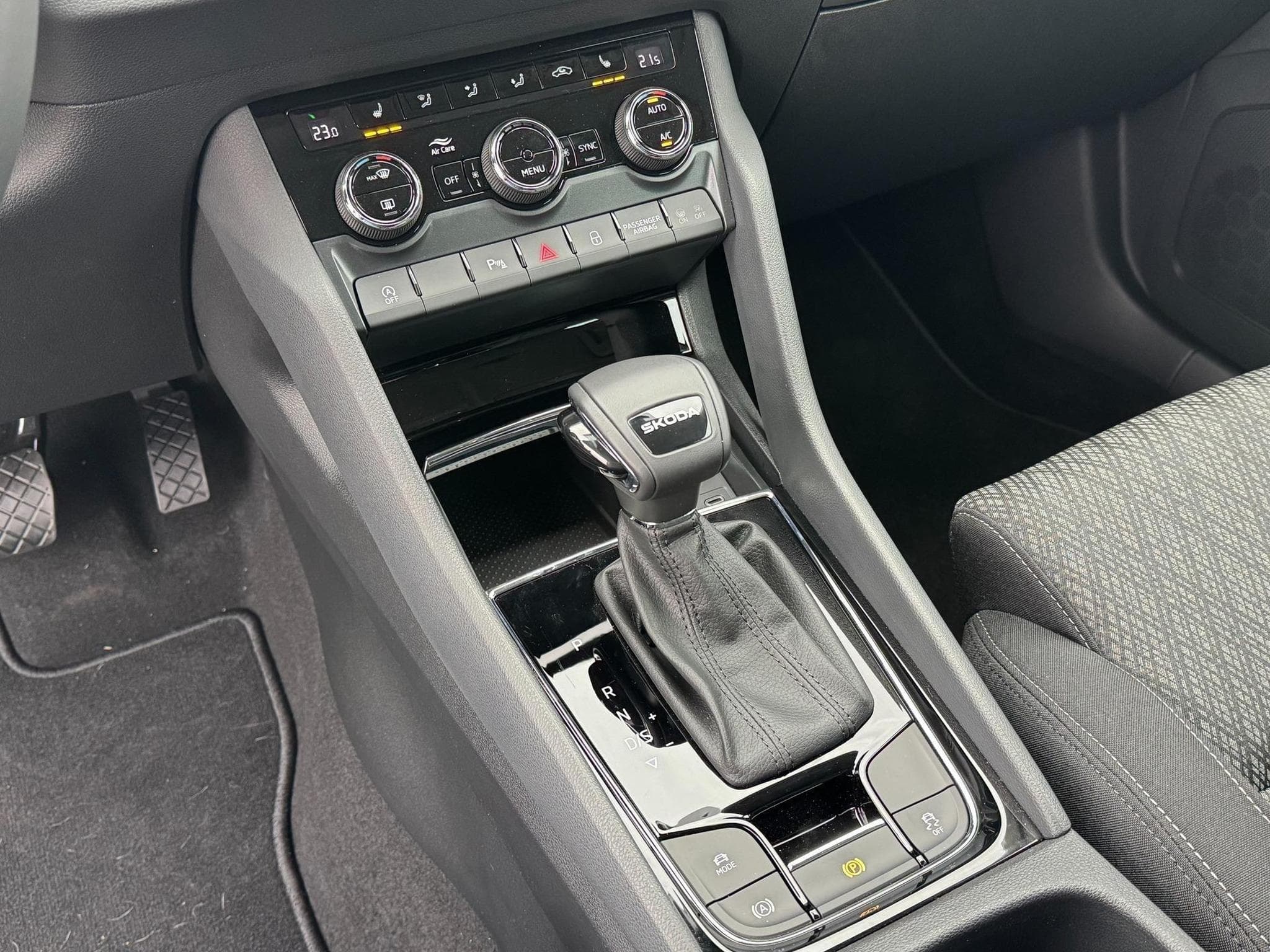 Skoda Karoq 1.5 TSI DSG (2026) - Photo 14