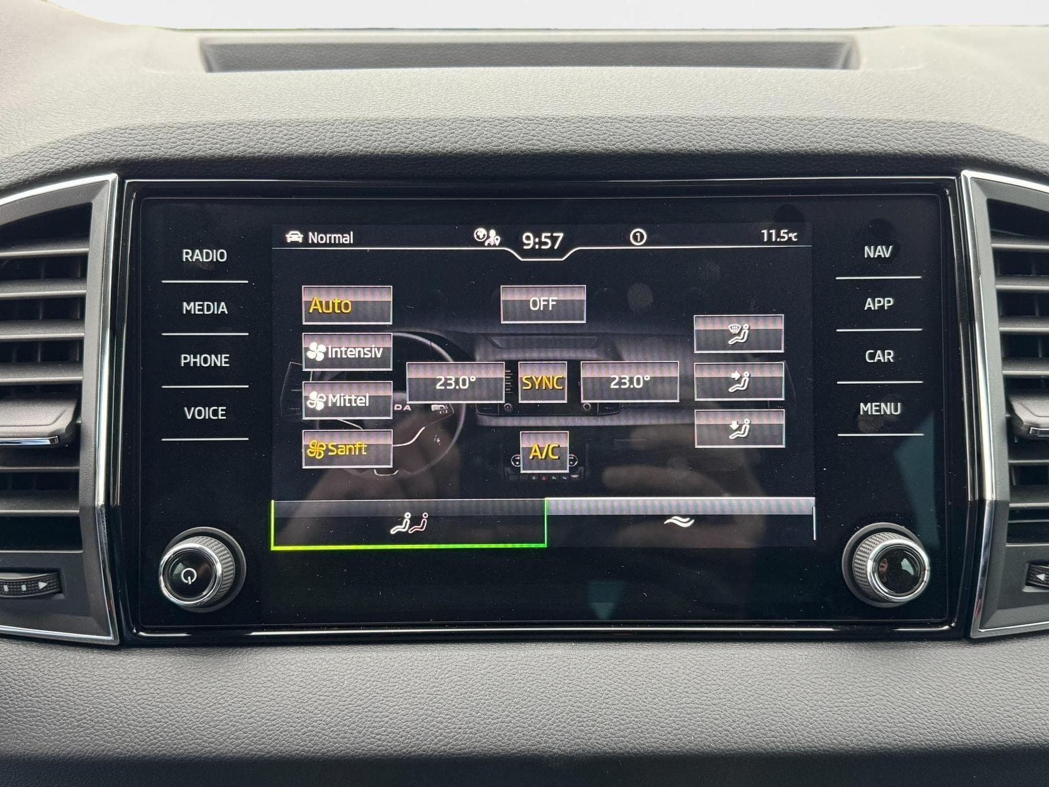 Skoda Karoq 1.5 TSI DSG (2026) - Photo 20