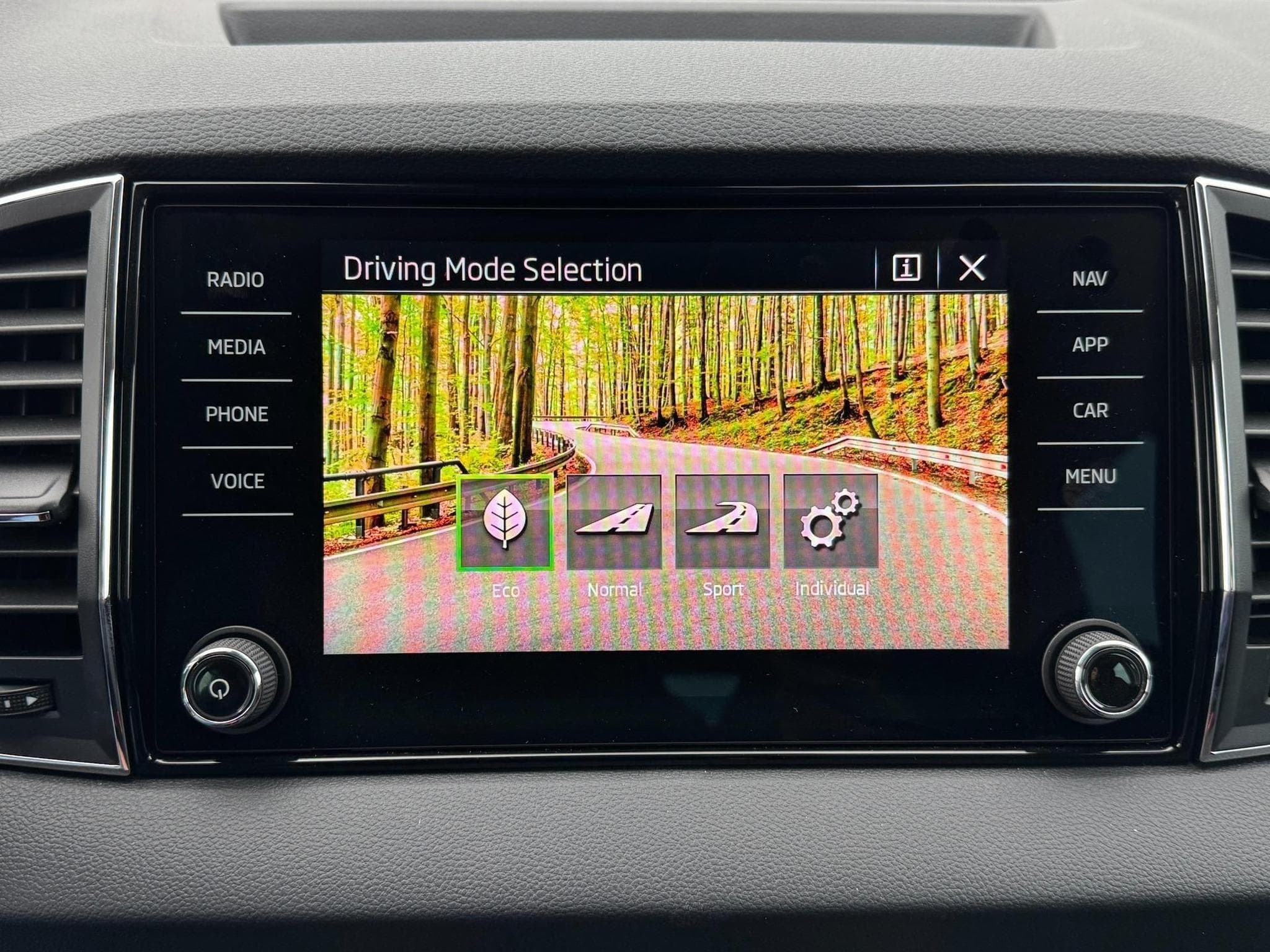 Skoda Karoq 1.5 TSI DSG (2026) - Photo 21