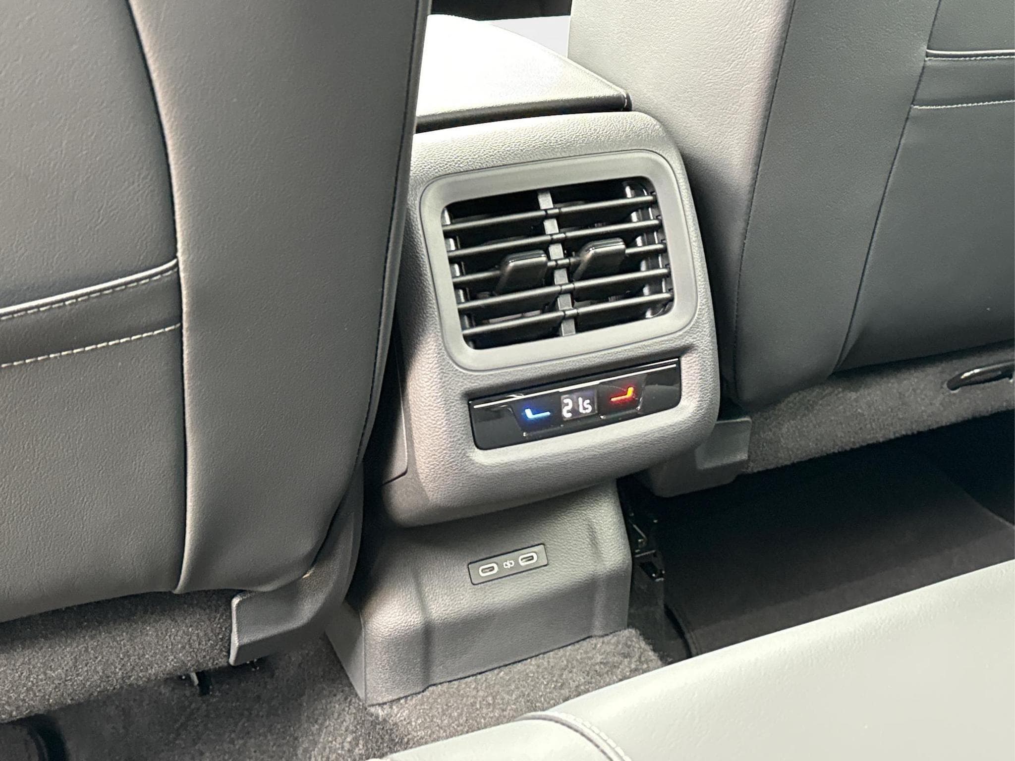 VW T-Roc R-Line (2026) - Photo 19