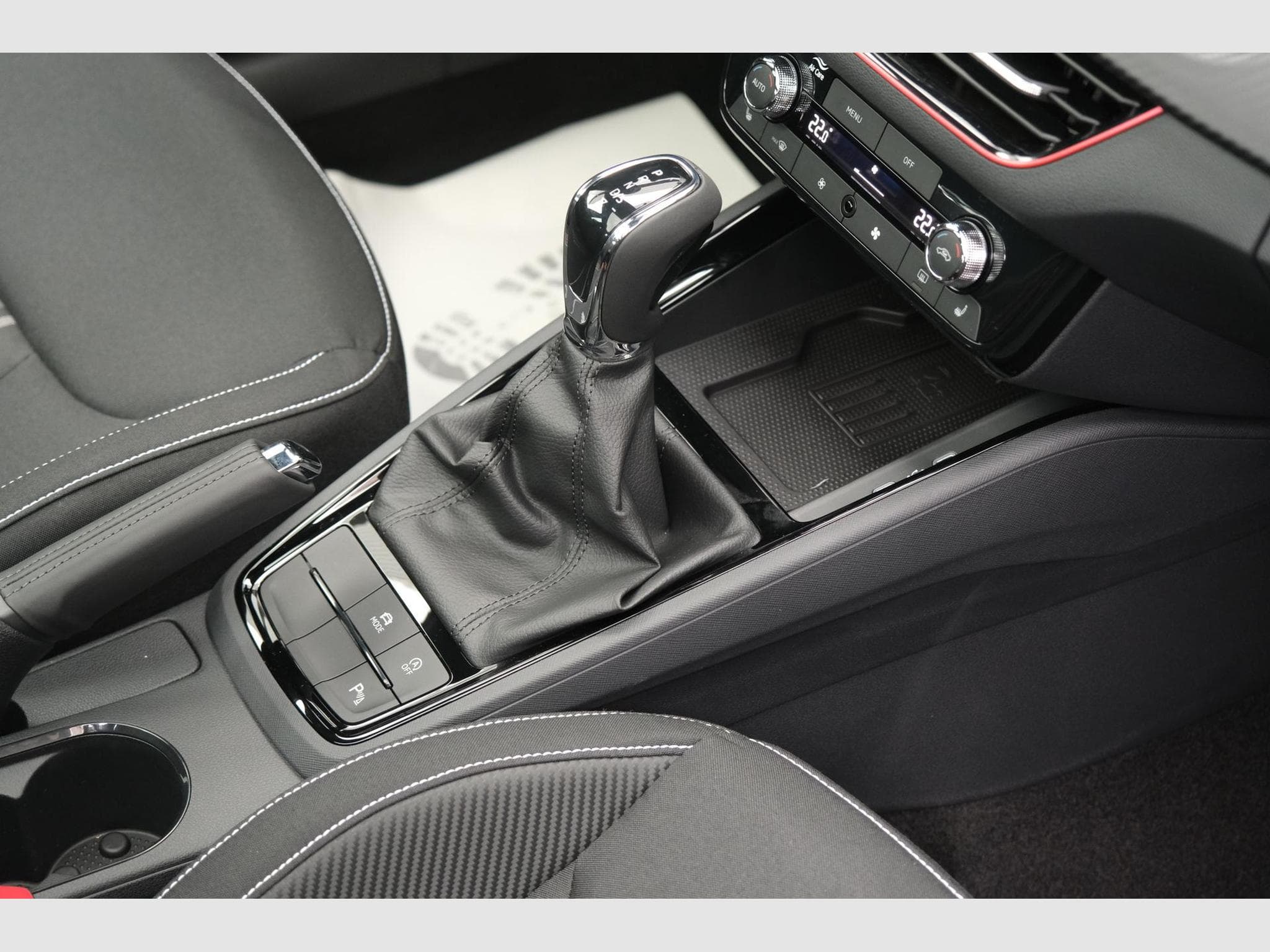 Skoda Kamiq Monte Carlo (2026) - Photo 24
