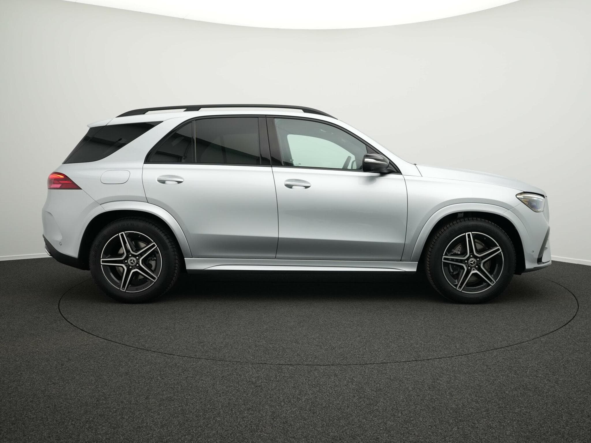 Mercedes GLE 300 d 4M (2025) - Photo 5