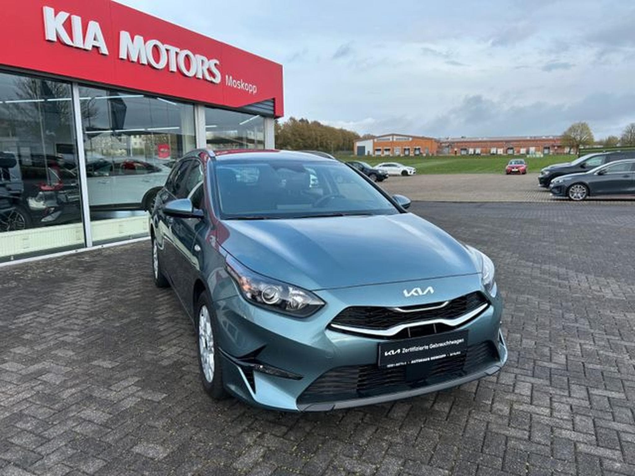 Kia Ceed Ceed SW 1.5 T-GDI DCT Vision Komfort+ Navi Kamer (2025) - Photo 1