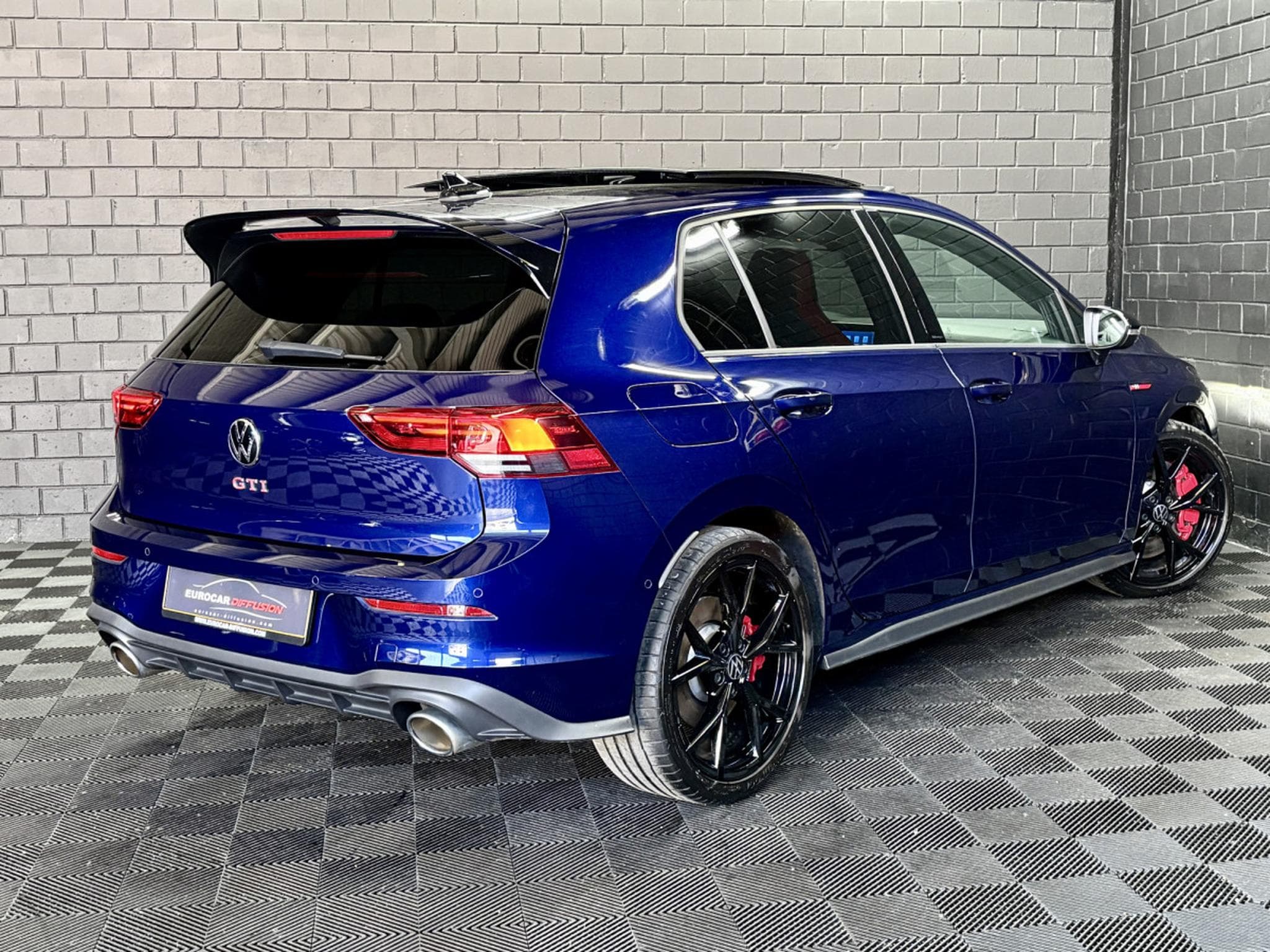 VW Golf GTI Clubsport 2.0 TSI 300 CV DSG7 *PANO*ACC* *CAM* (2024) - Photo 6
