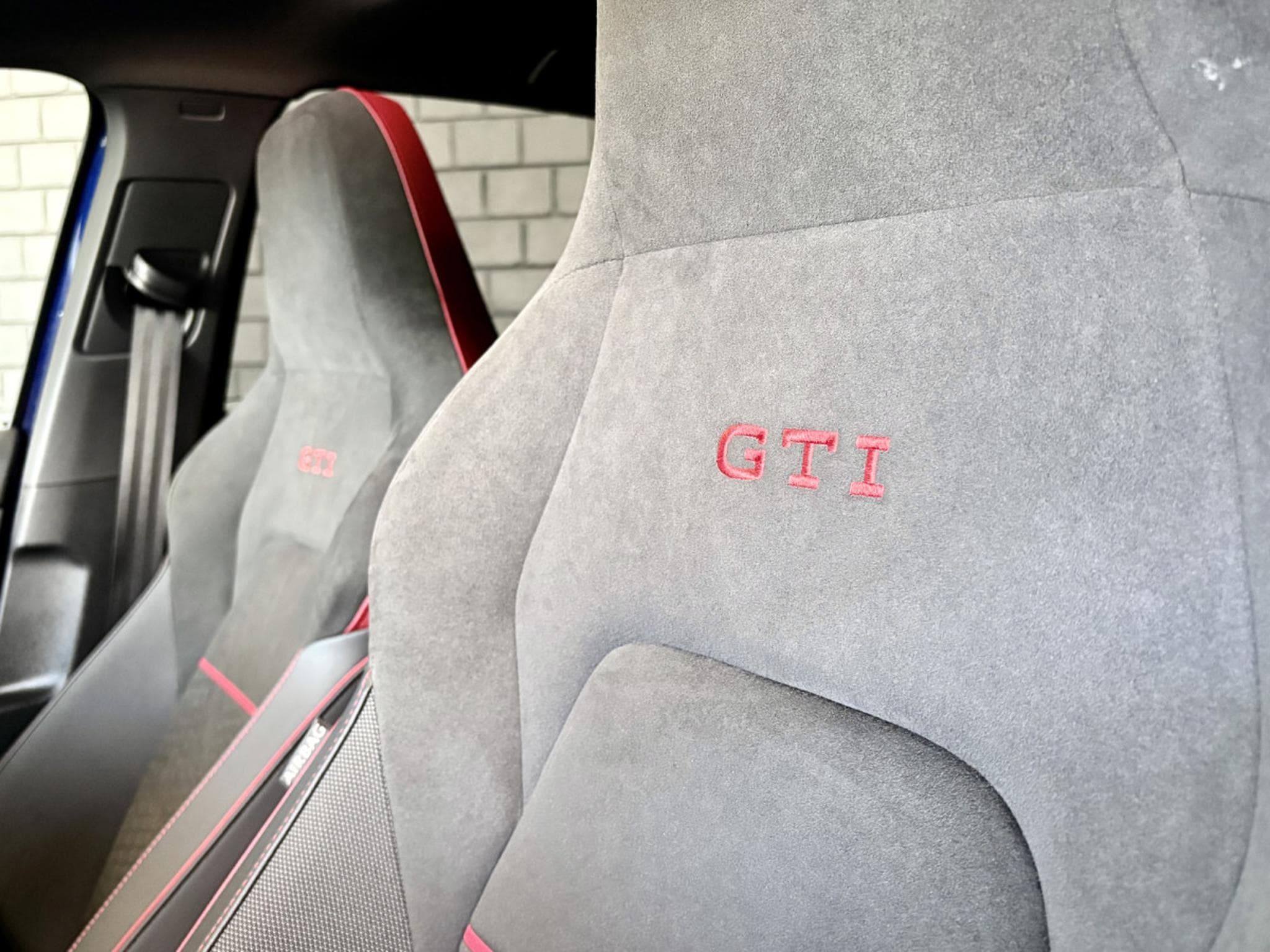 VW Golf GTI Clubsport 2.0 TSI 300 CV DSG7 *PANO*ACC* *CAM* (2024) - Photo 8