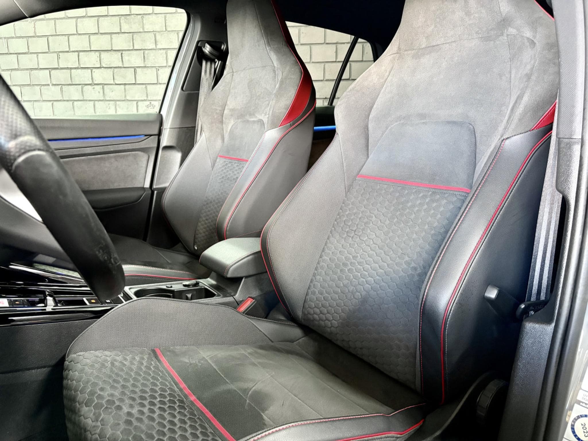 VW Golf GTI Clubsport 2.0 TSI 300 CV DSG7 *ACC* *CAM* (2022) - Photo 7
