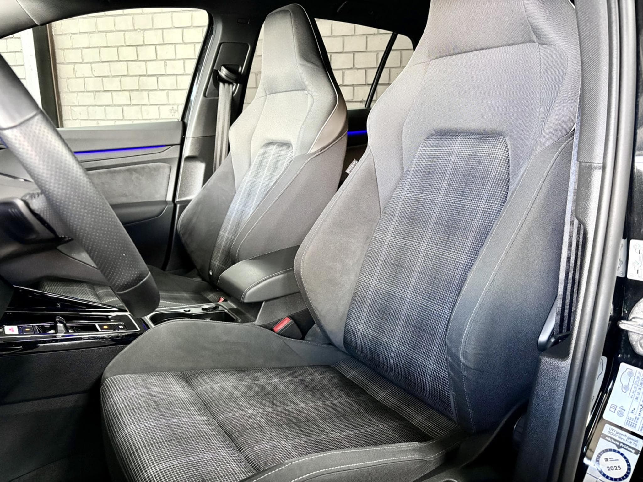 VW Golf GTD 2.0 TDI DSG7 200 CV *HARMAN* CAMERA* (2024) - Photo 7