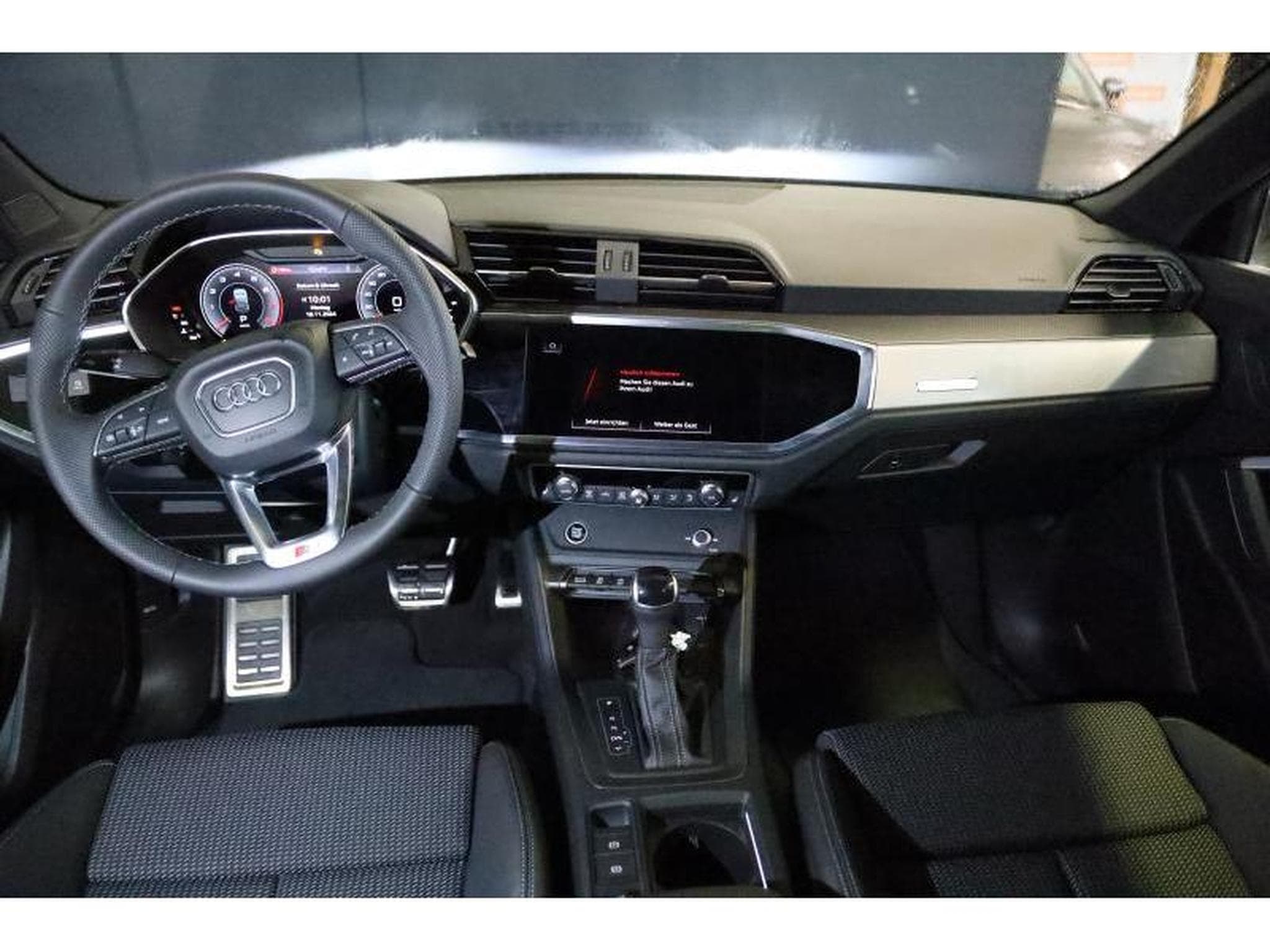 Audi Q3 Sportback S line (2024) - Photo 10