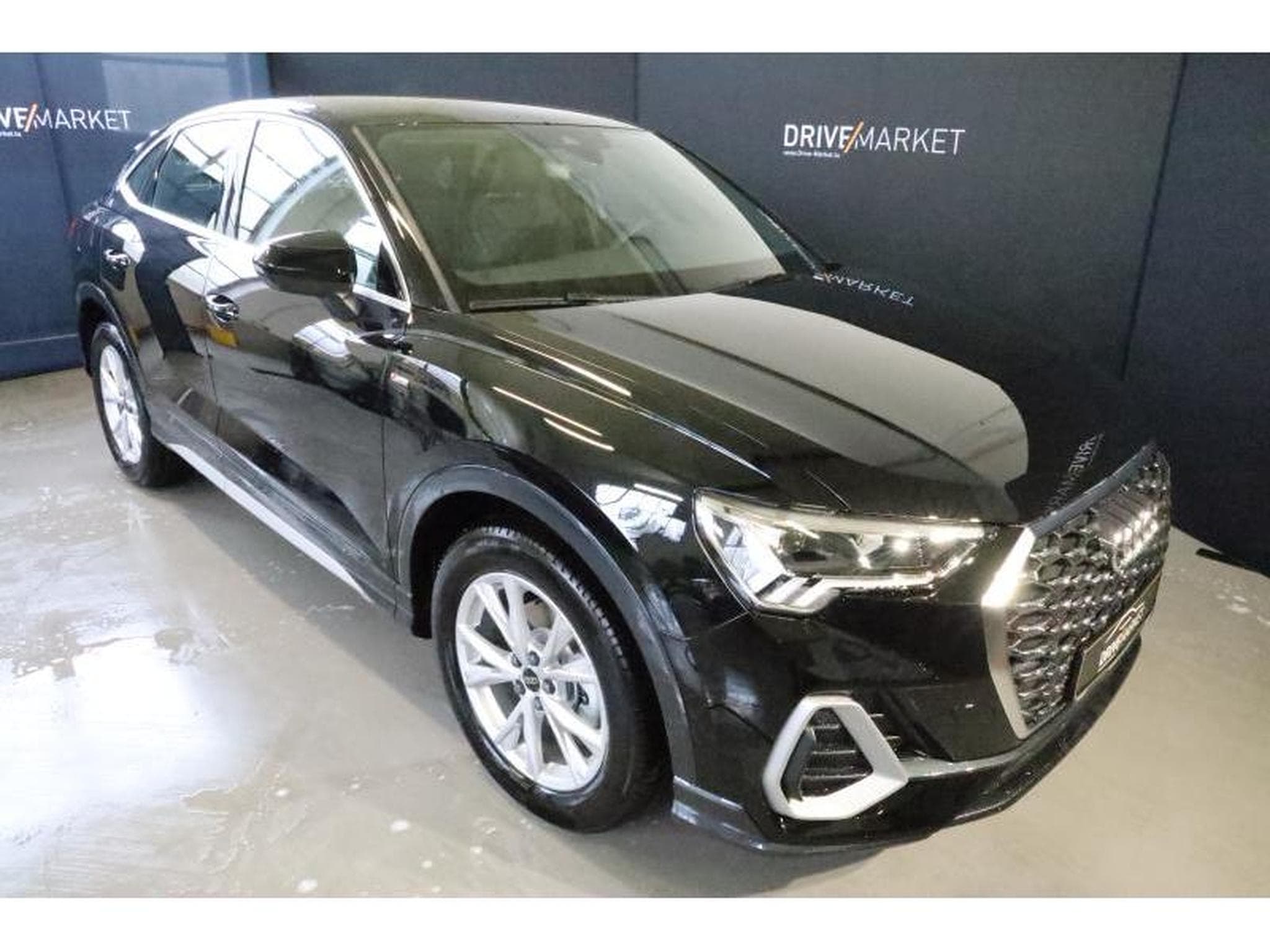 Audi Q3 Sportback S line (2024) - Photo 1