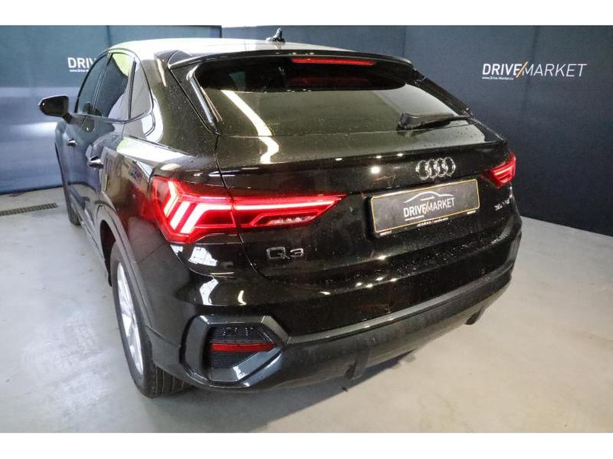 Audi Q3 Sportback (2025) - Photo 17