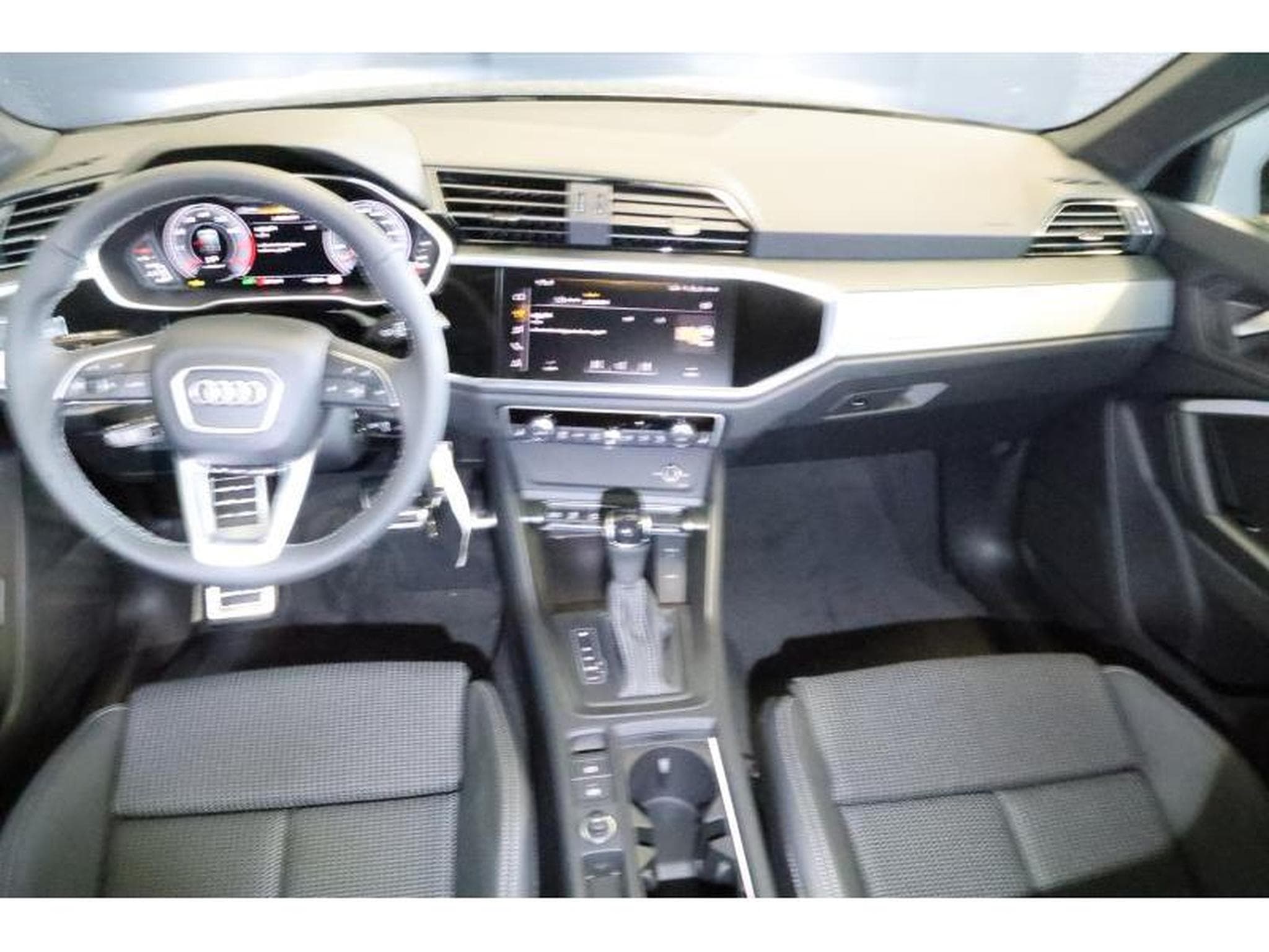 Audi Q3 Sportback (2025) - Photo 2