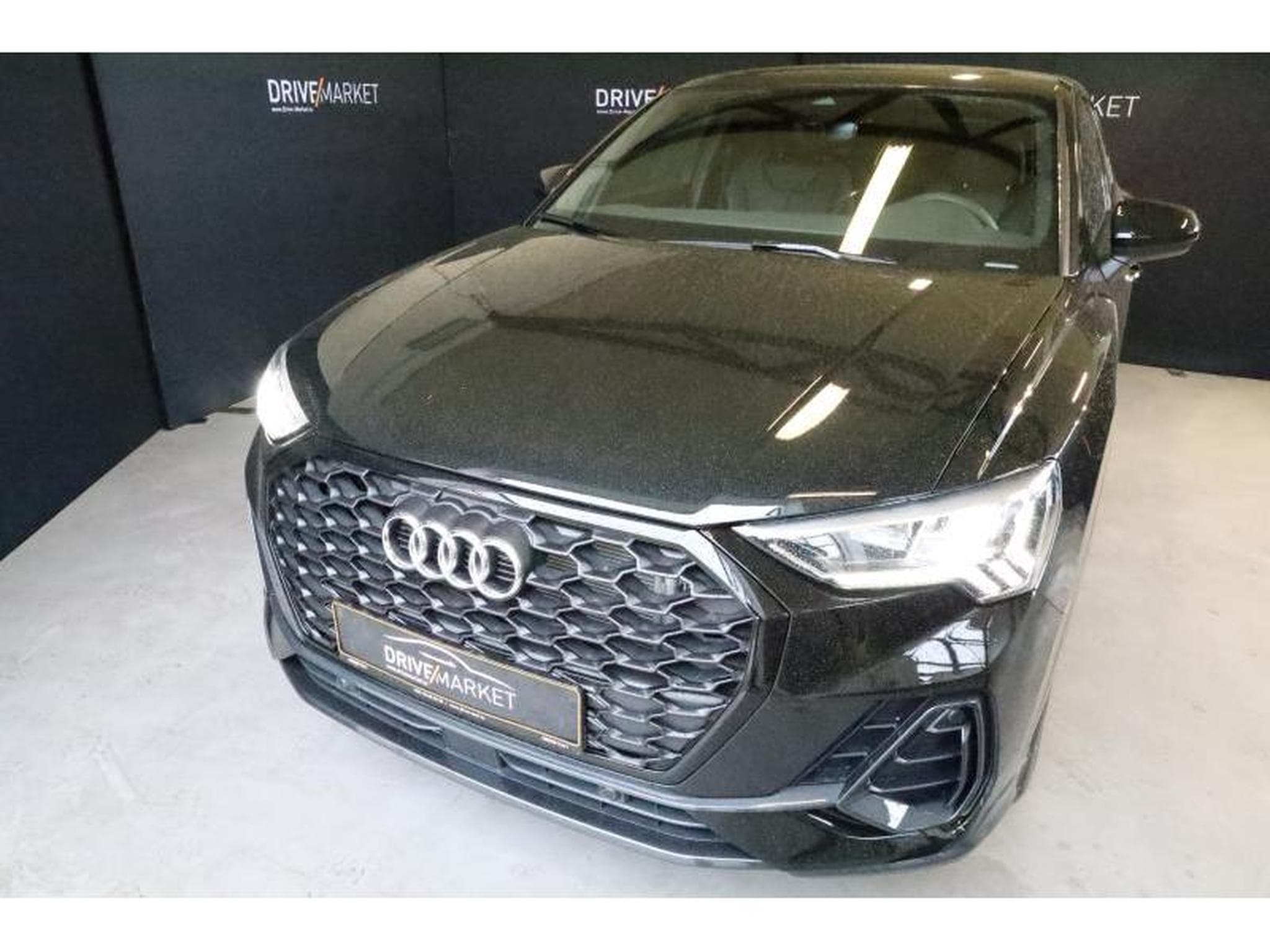 Audi Q3 Sportback (2025) - Photo 21
