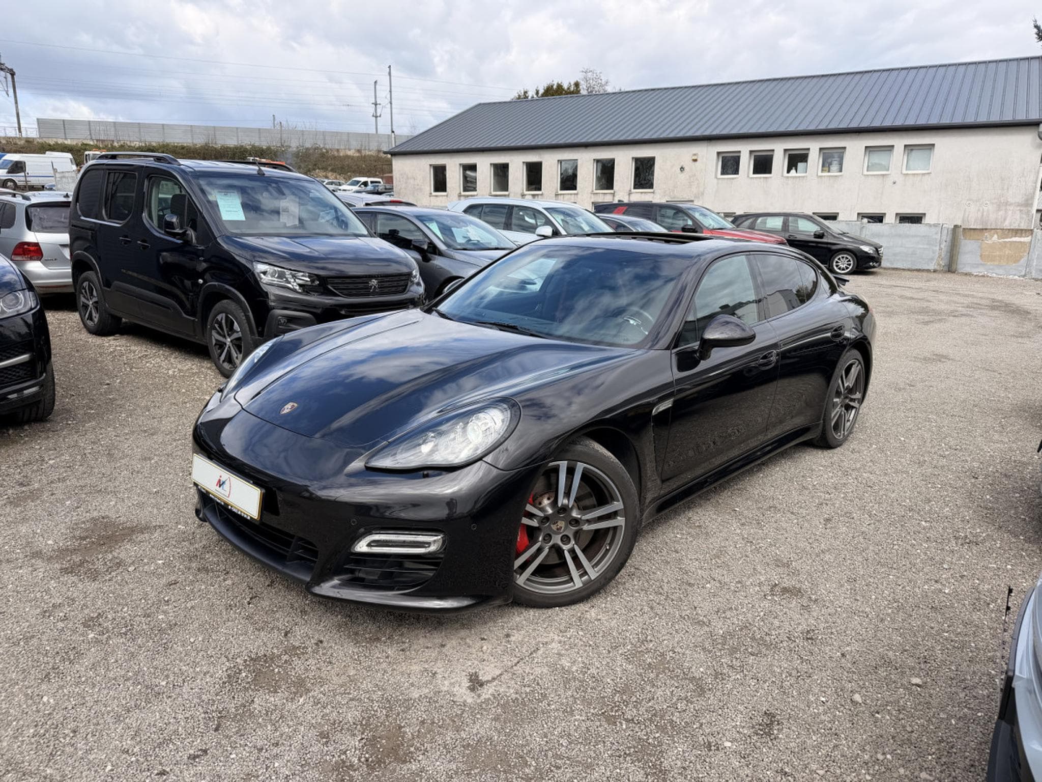 Porsche Panamera GTS (2012) - Photo 1