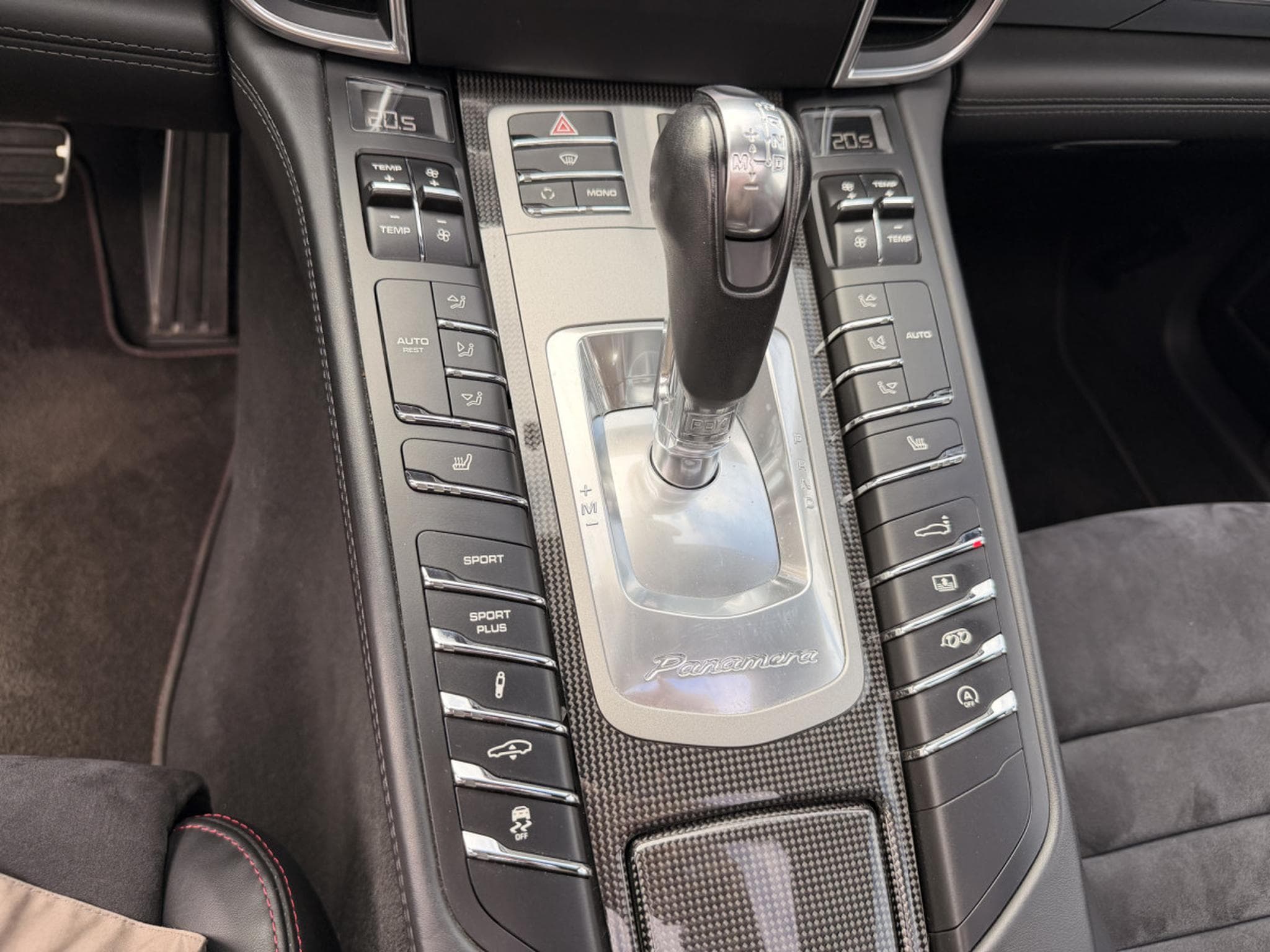 Porsche Panamera GTS (2012) - Photo 23