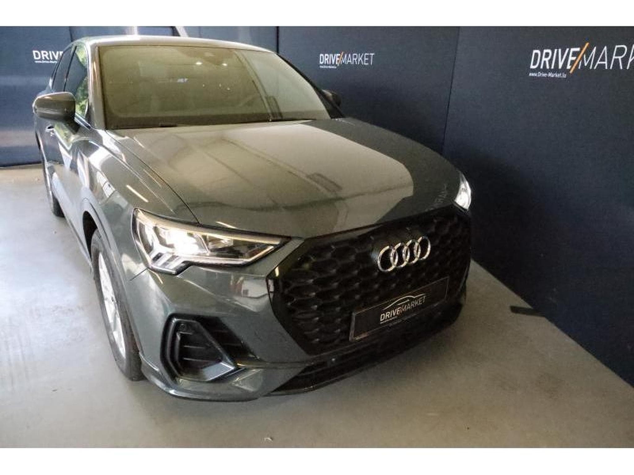 Audi Q3 Sportback (2025) - Photo 12