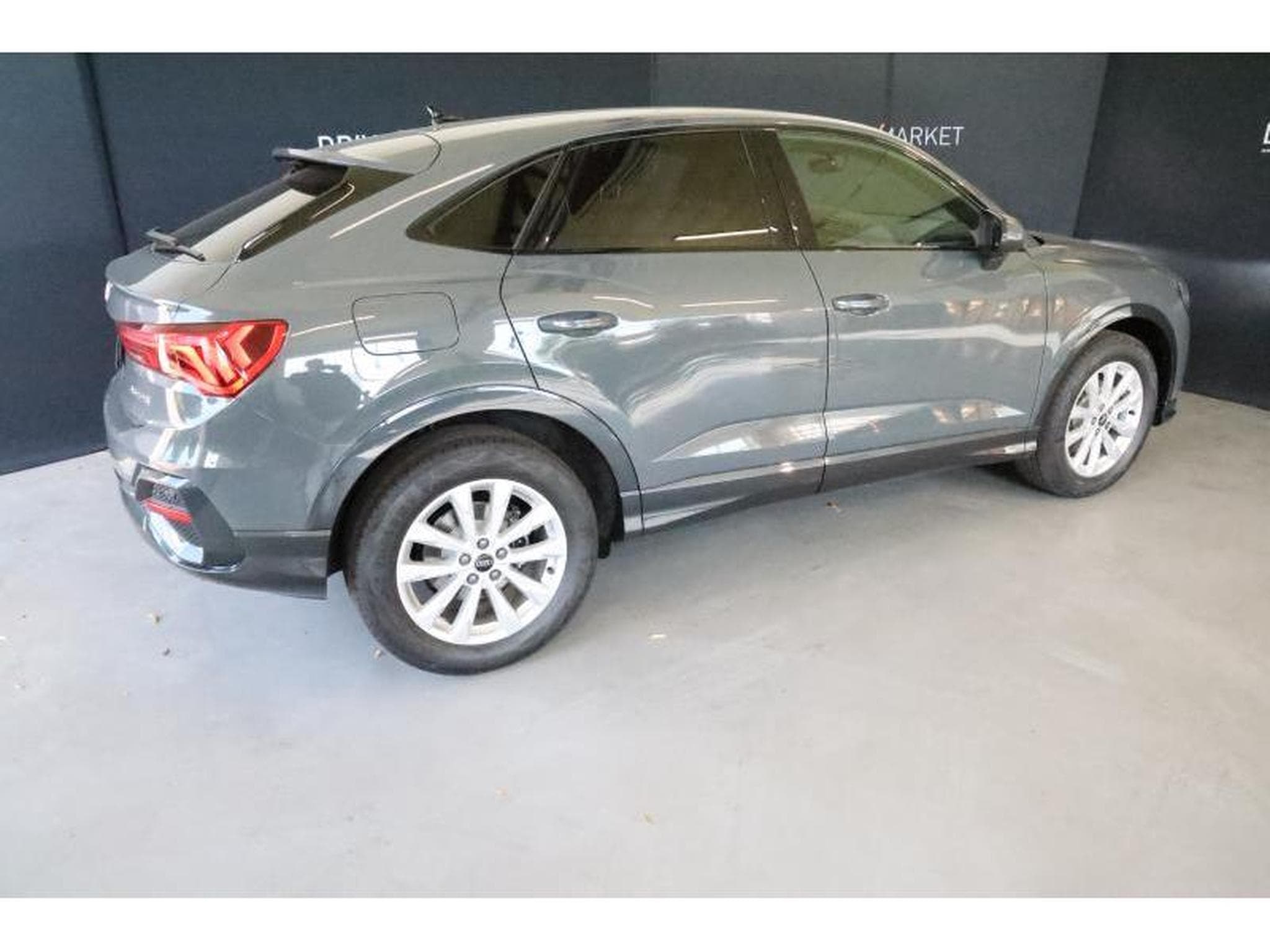 Audi Q3 Sportback (2025) - Photo 16