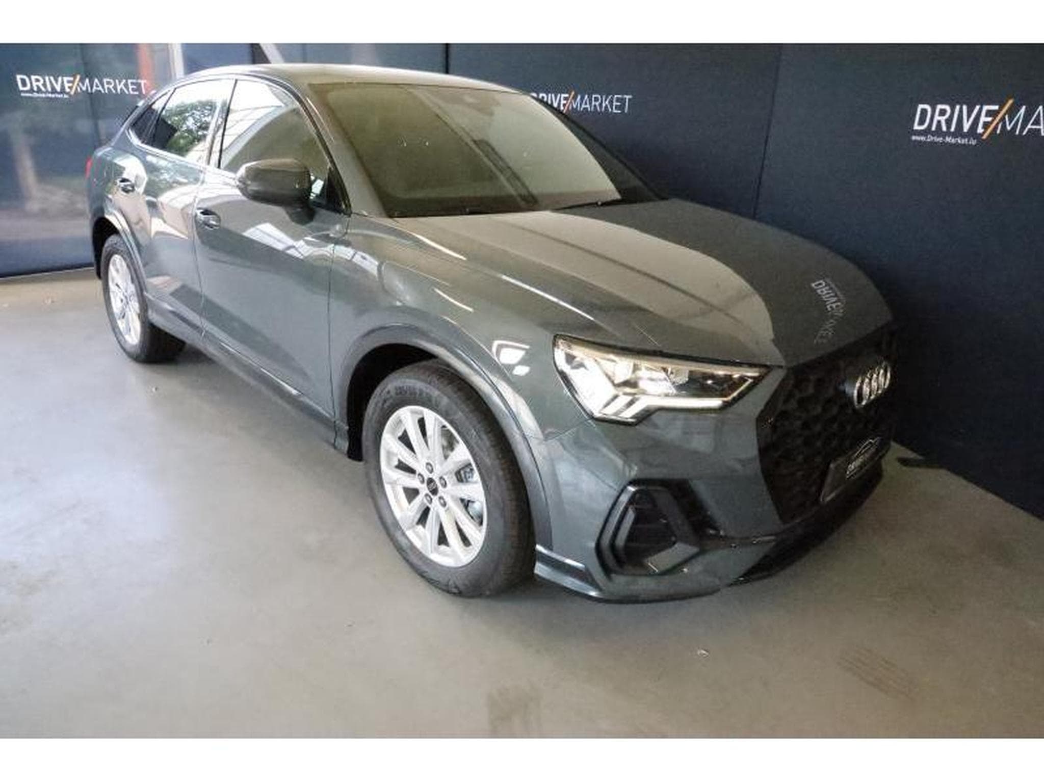 Audi Q3 Sportback (2025) - Photo 18